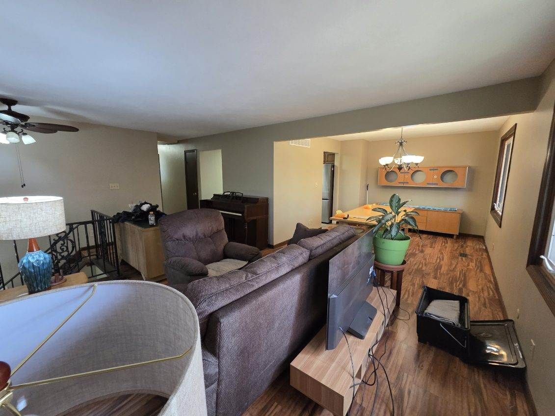  for Mike Paints in Peoria, IL