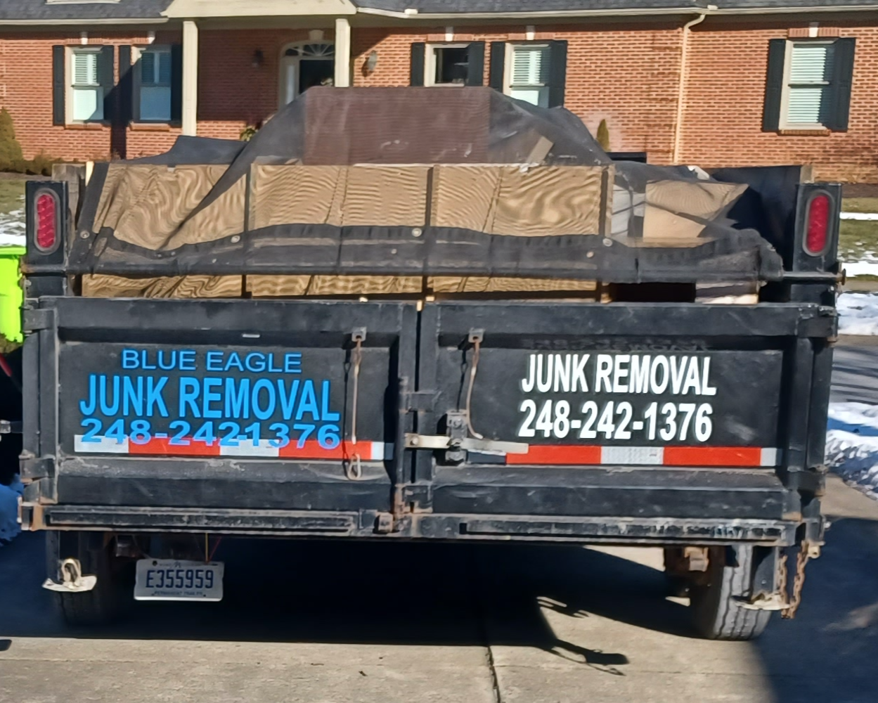 Haul Away for Blue Eagle Junk Removal in Oakland County, MI