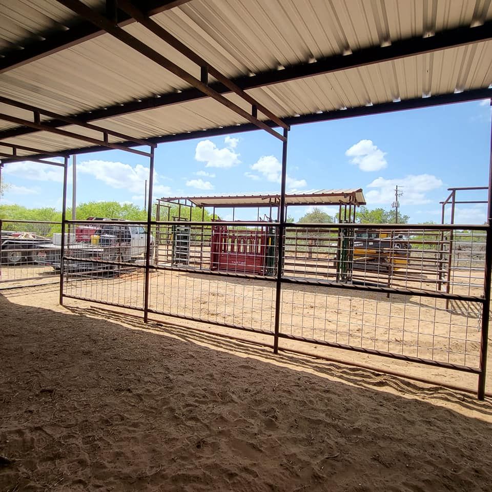 Fences for Rudy's Custom Fence Building in Luling, TX