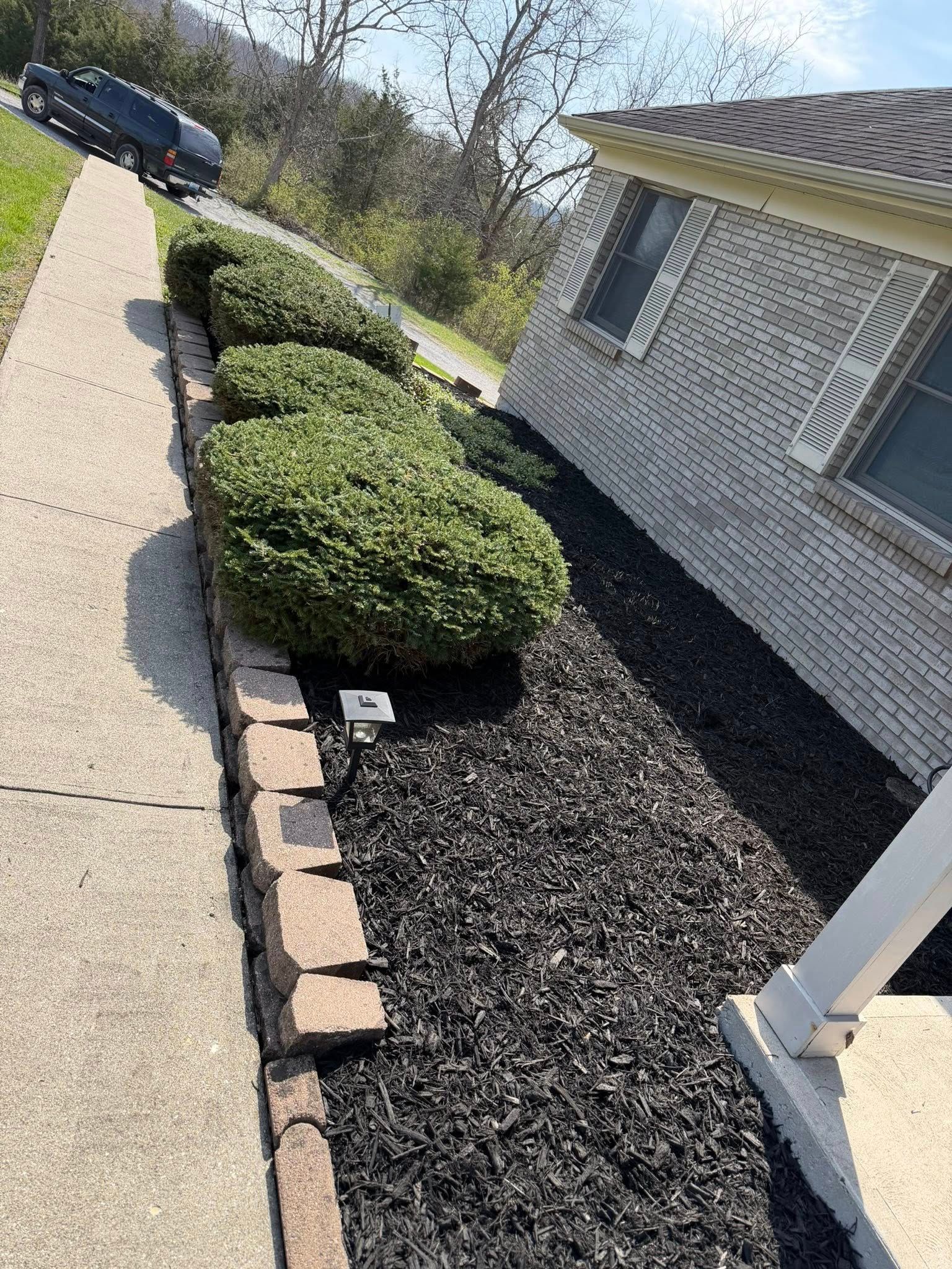 Landscaping for Gullion’s Lawn and Landscaping in DeMossville, KY