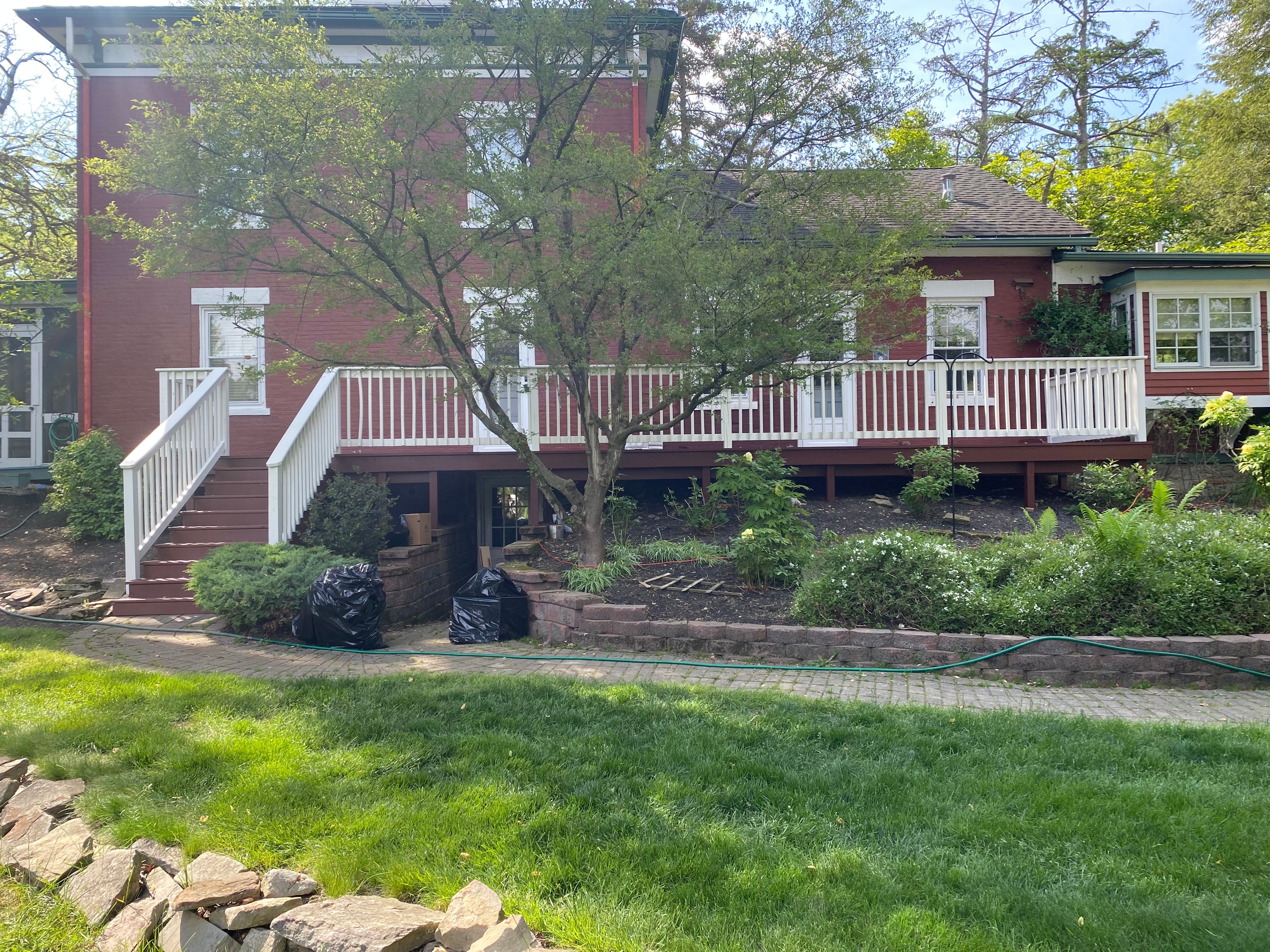 Deck staining for Premium Finish LLC in Medina, OH