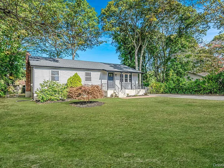  for New Vision Contracting in Suffolk County, NY