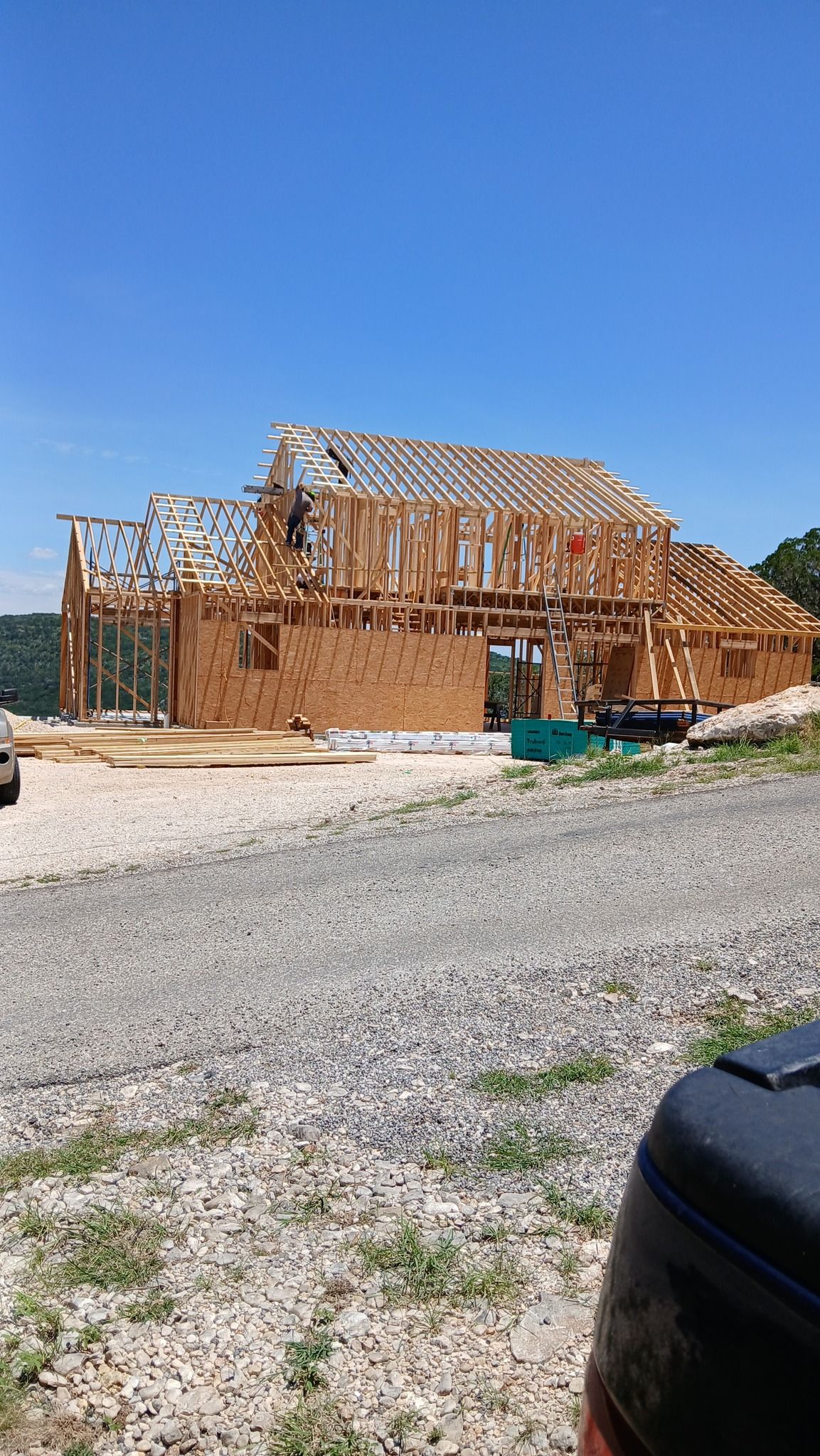  for Thompson Construction in Uvalde, TX