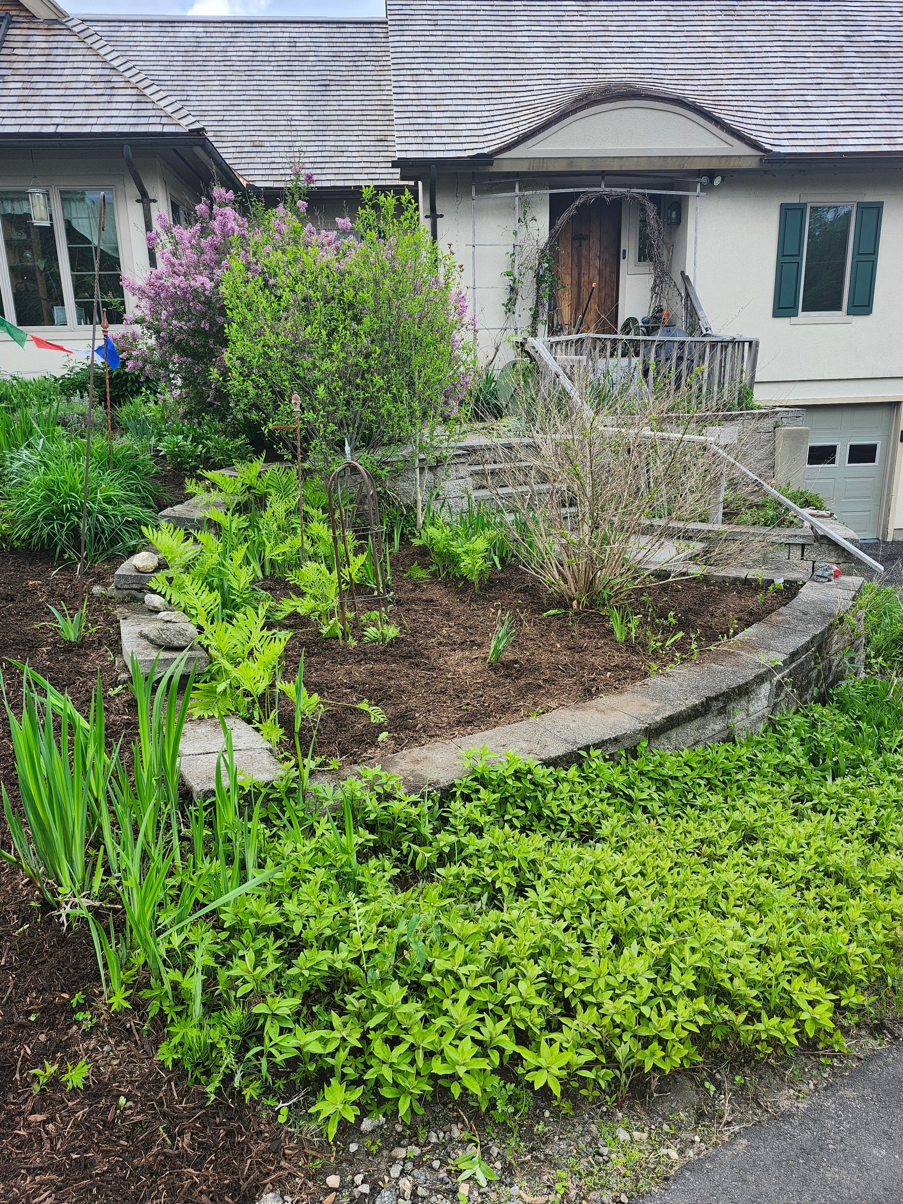 Flower & Tree Planting for Landscape Innovations LLC in Torrington, CT