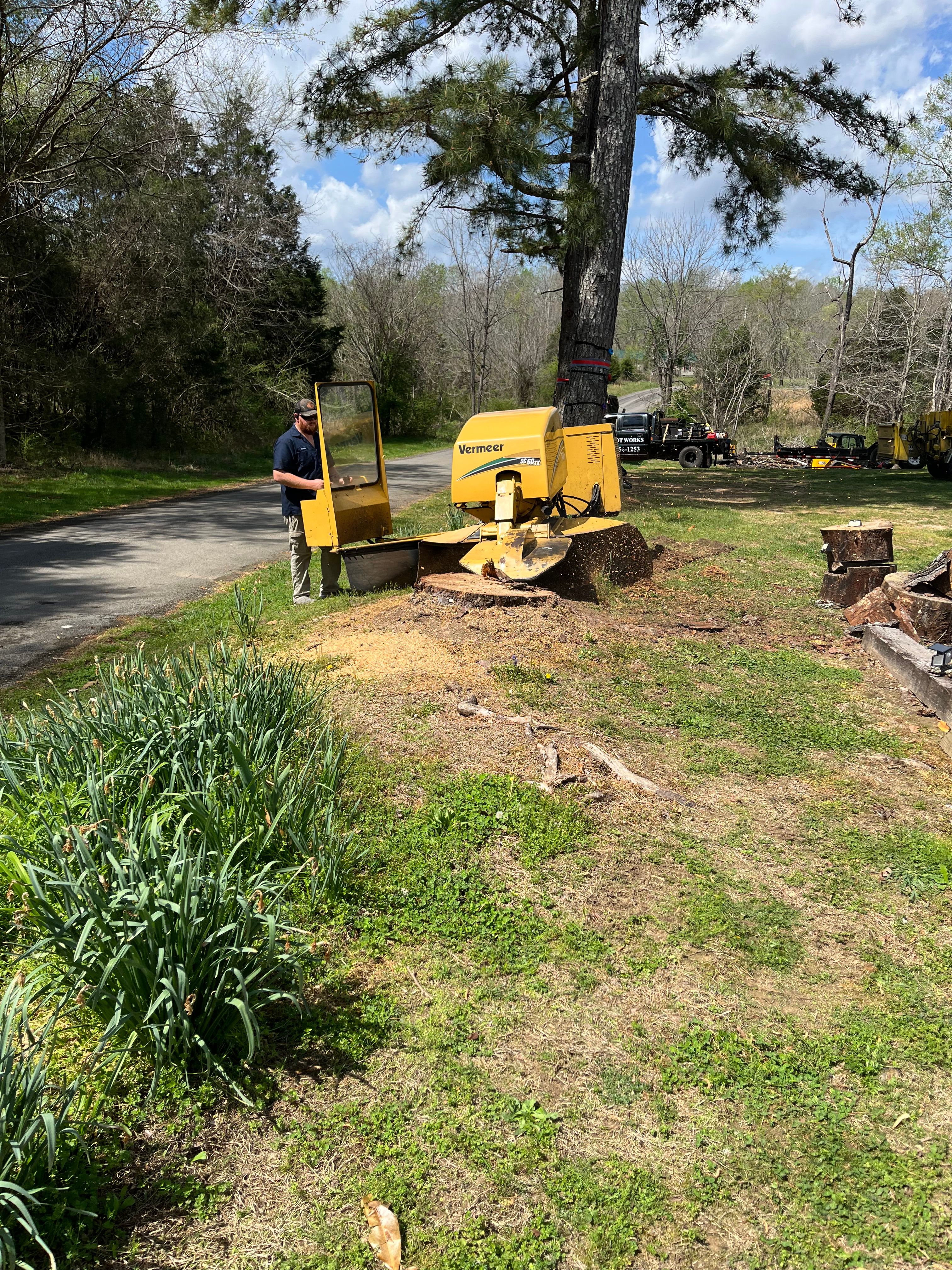  for T&T Lot Works in Kingston Springs, TN