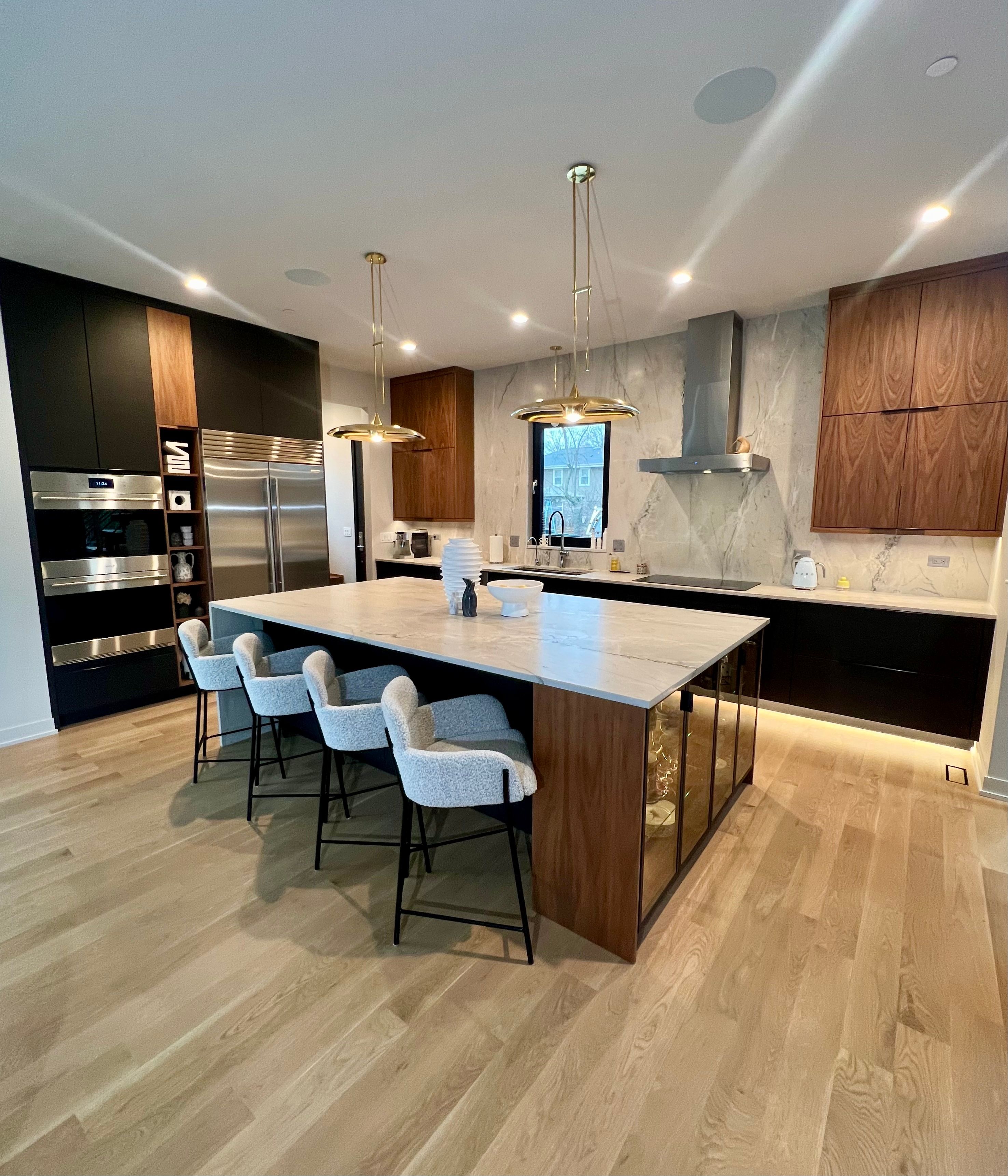 Prospect Heights Modern Kitchen for Ekwood Finishes in St. Charles, IL