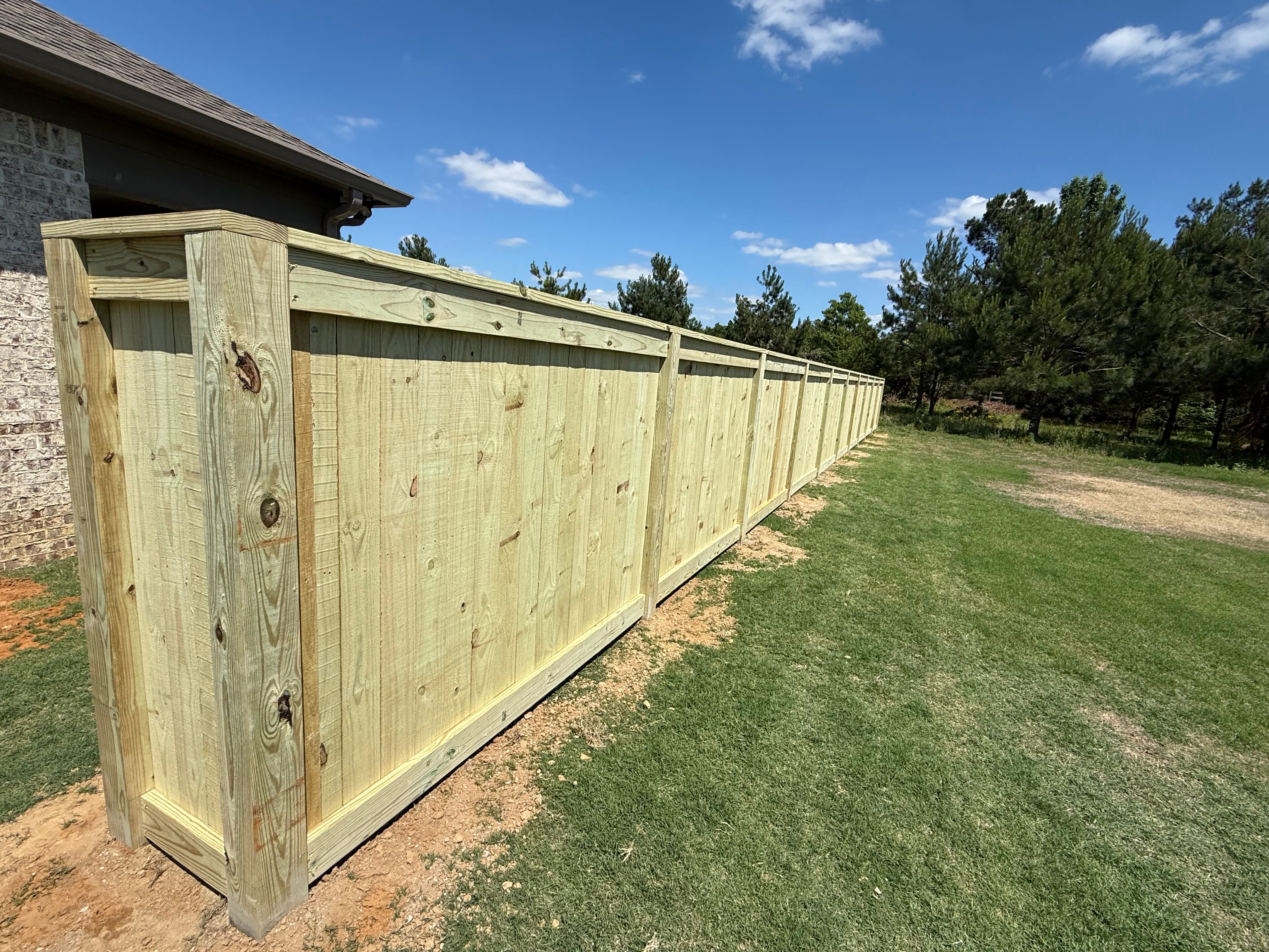  for Pennington Fence Co in Tupelo, MS