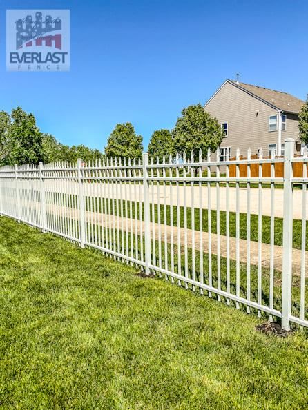  for Everlast Fence in Shorewood, IL