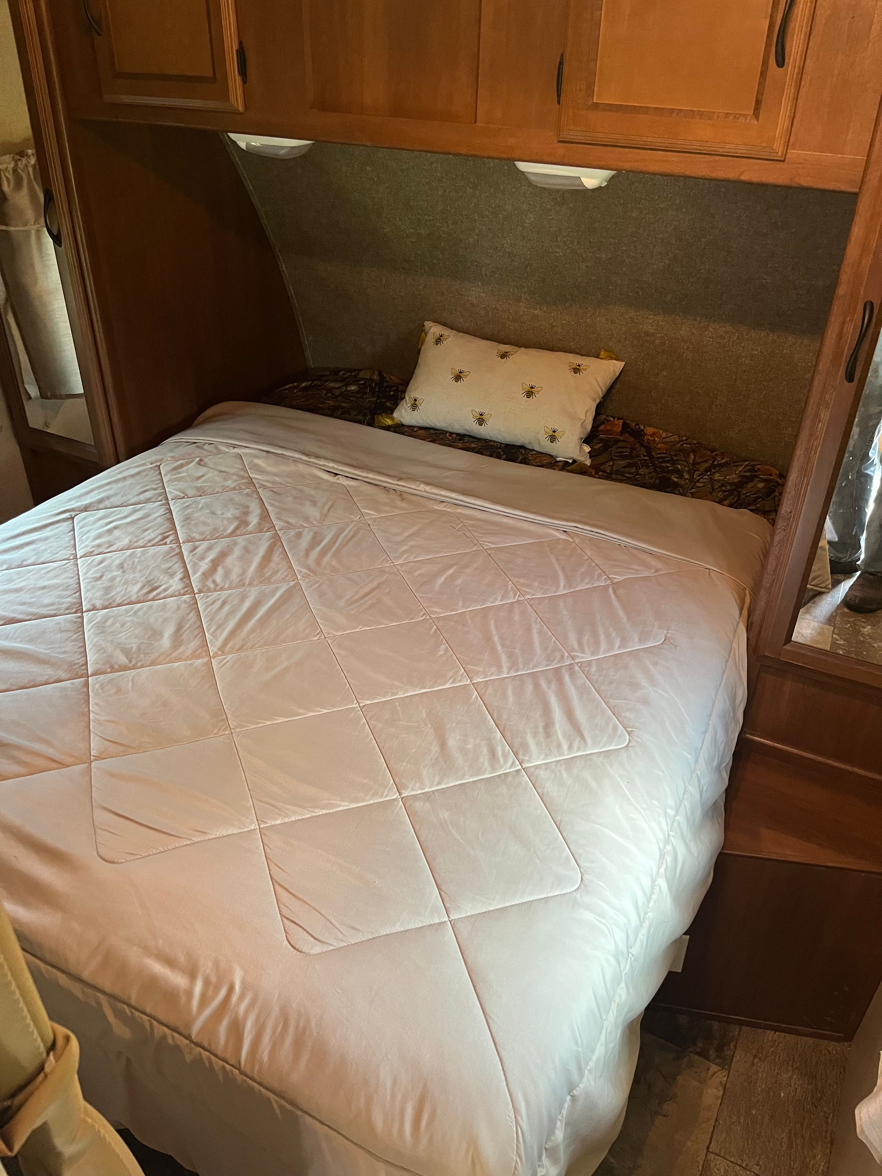 2014 Coachmen Freedom Express 261E (Don) for Paradise RV Rentals in Perry, GA