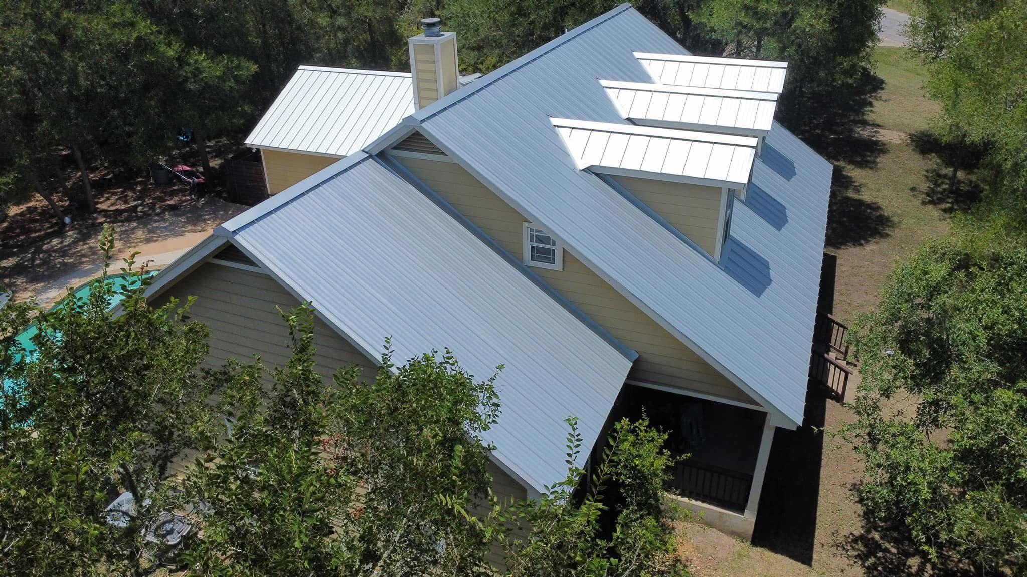 Metal roofs  for Barcenas Roofing & Remodeling in San Saba, TX