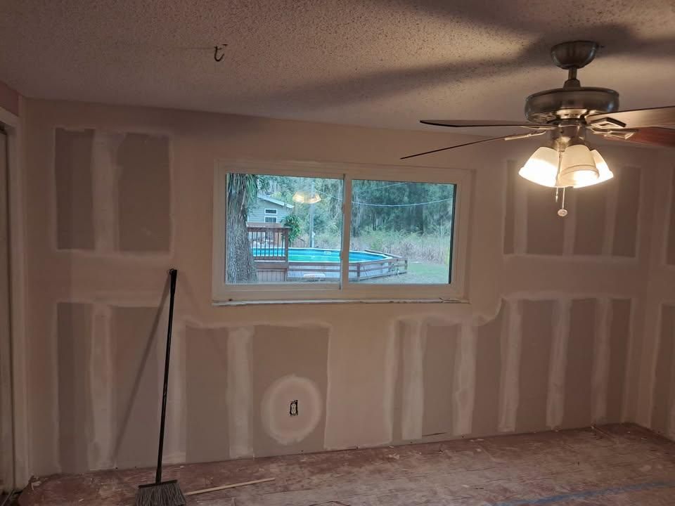  for Escorpio Painting in Tampa, FL