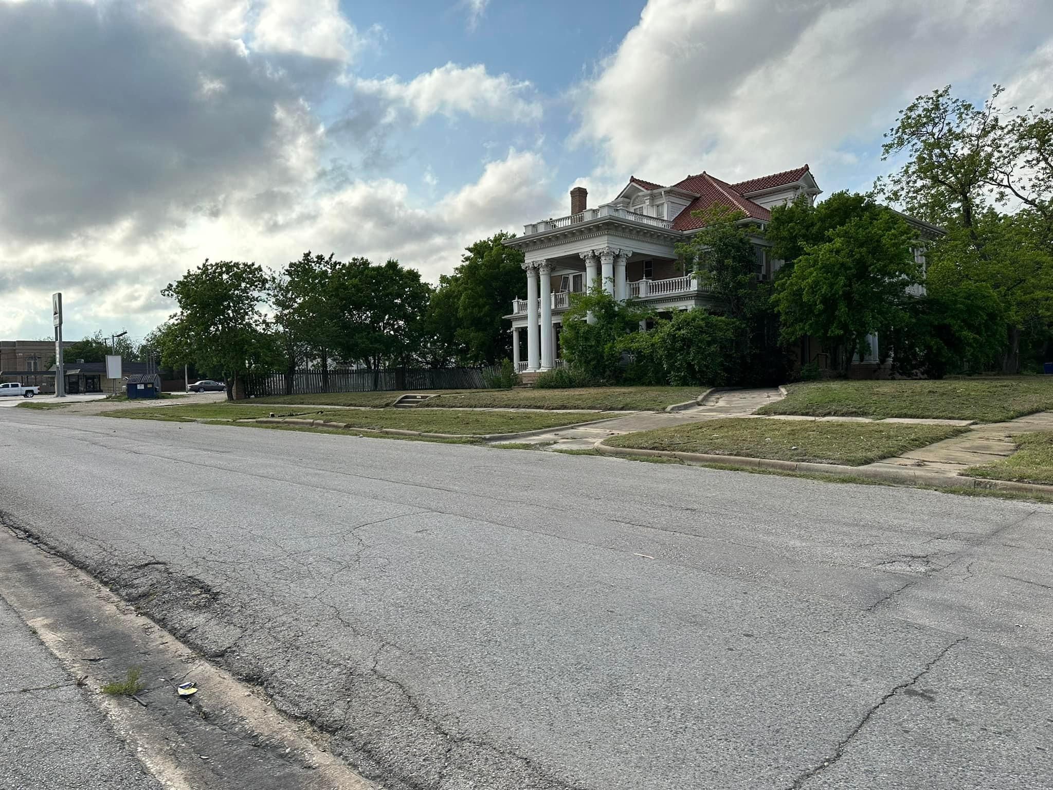 Mowing for Allen Lawn Care in Taylor, Texas