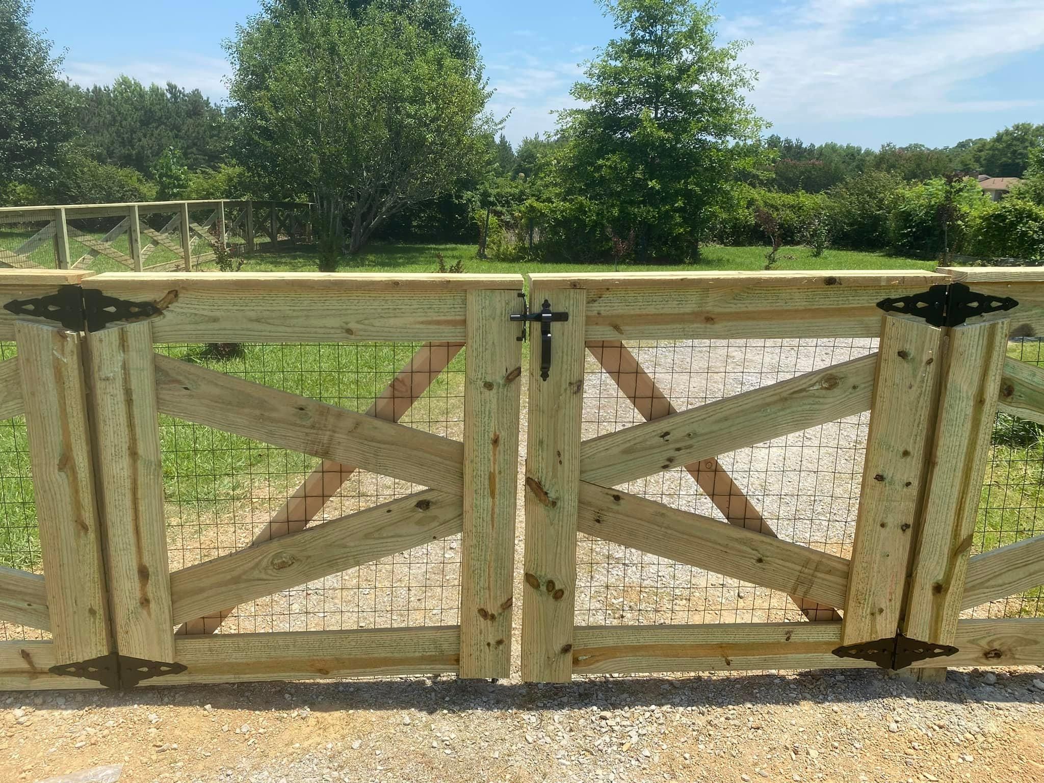  for Manning Fence, LLC in Hernando, MS