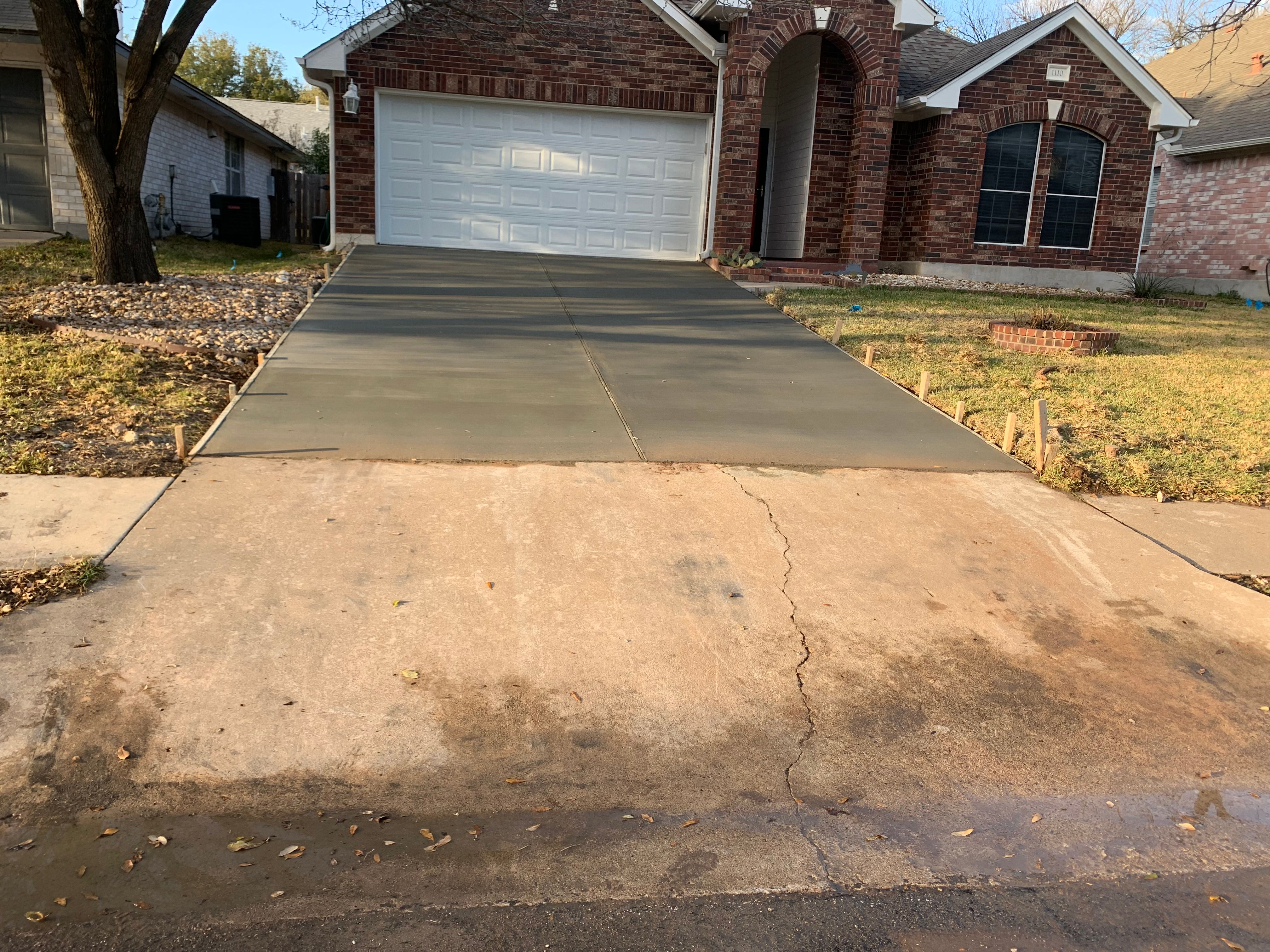  for Leo's Concrete Crew in Elgin, TX