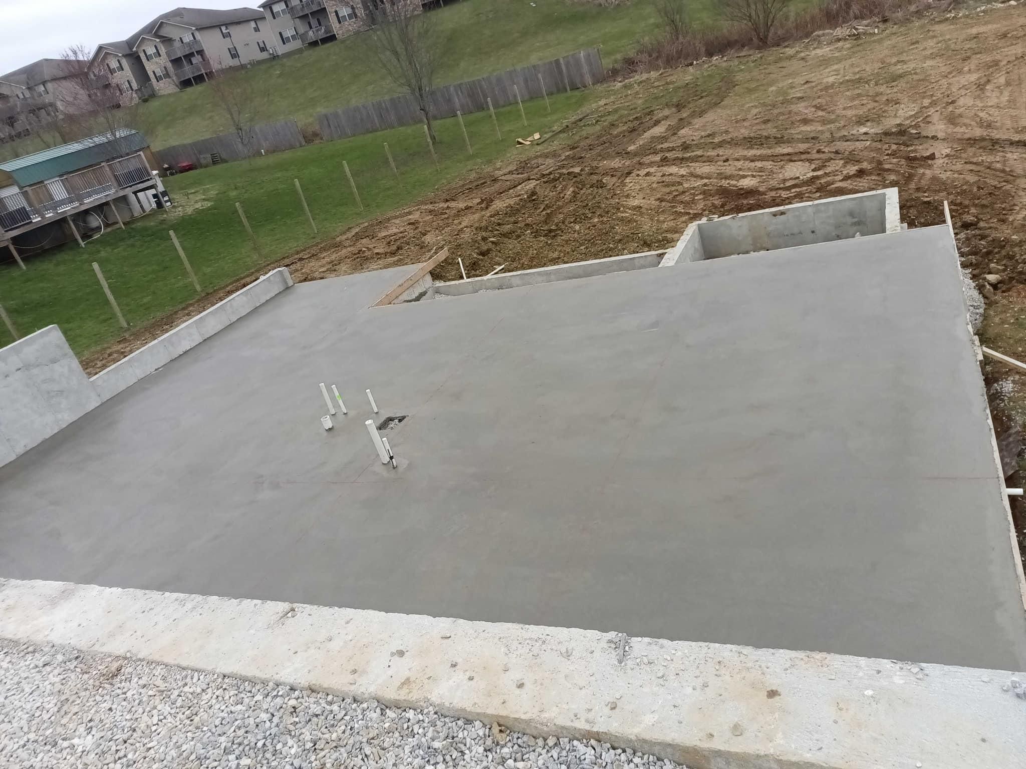 Concrete Driveways for Hellards Excavation and Concrete Services LLC in Mount Vernon, KY