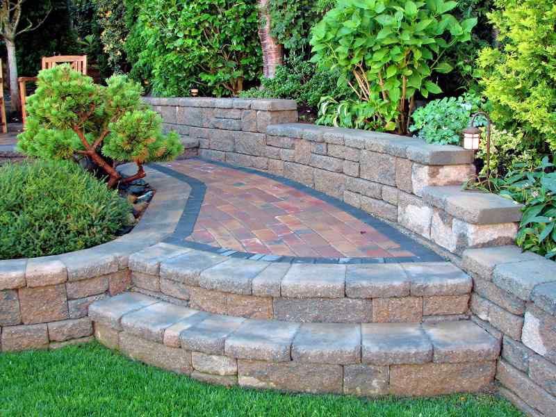 Lawn Care for Guaman’s Landscaping in Waterbury, CT