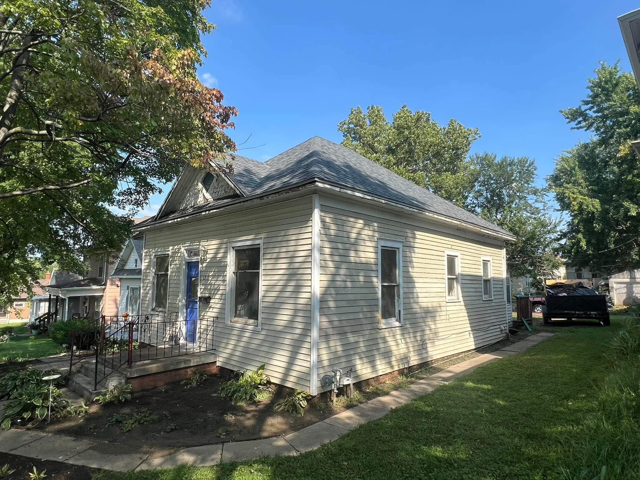  for Full Roof  in Saint Joseph, MO