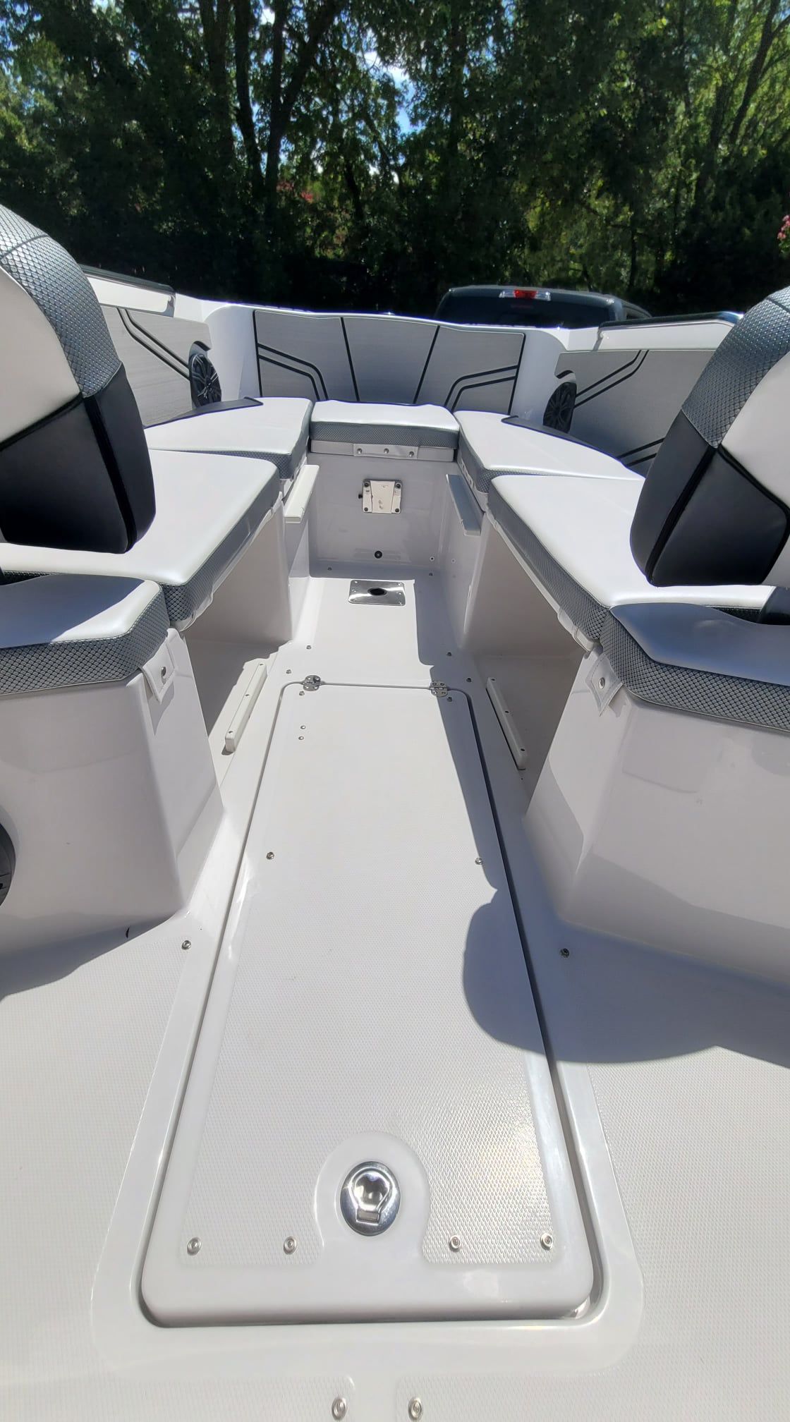 Boat Interiors for L'Finesse Auto/Boat Details in Dallas, TX