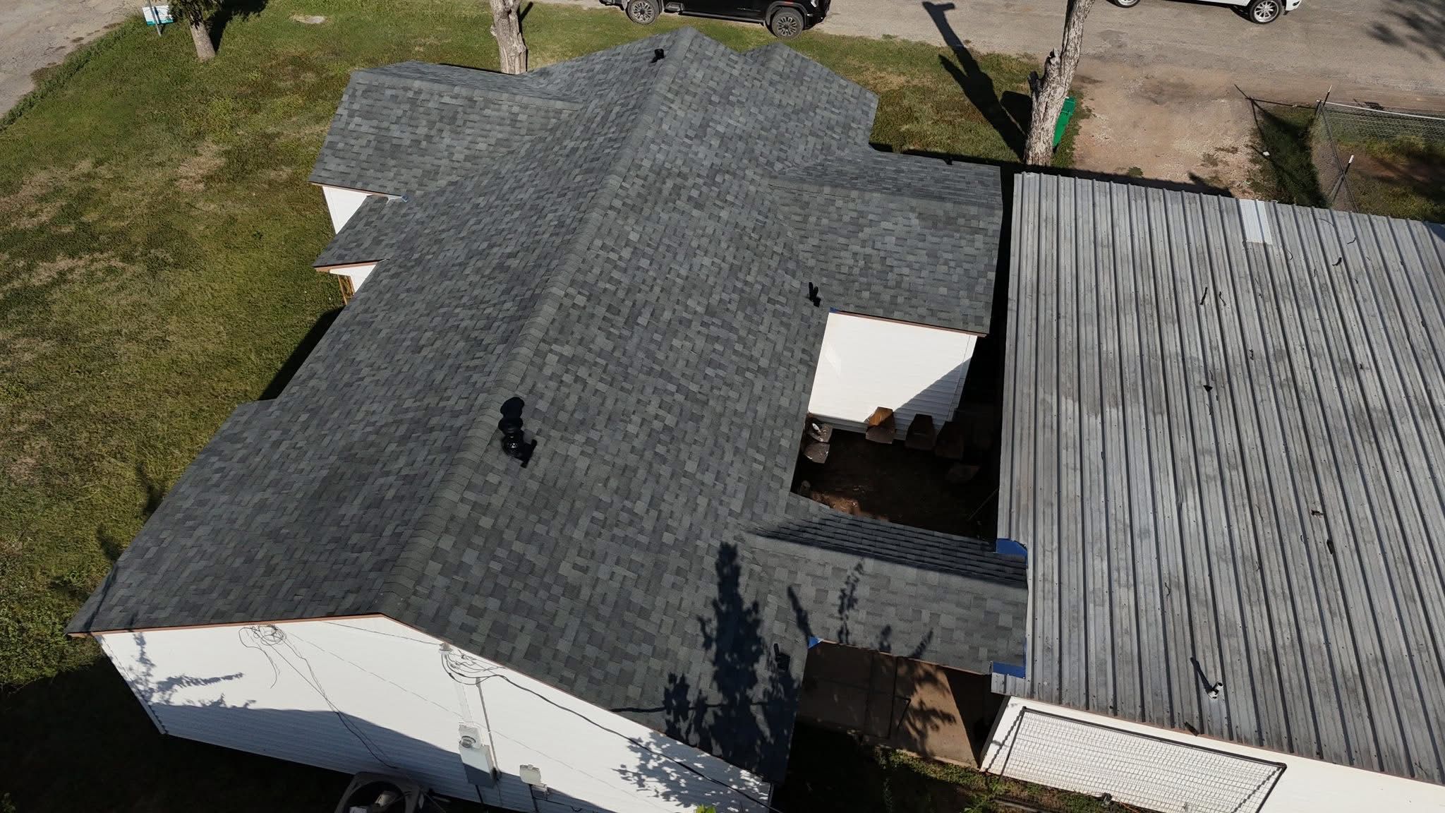 Shingle Roofs  for Barcenas Roofing & Remodeling in San Saba, TX