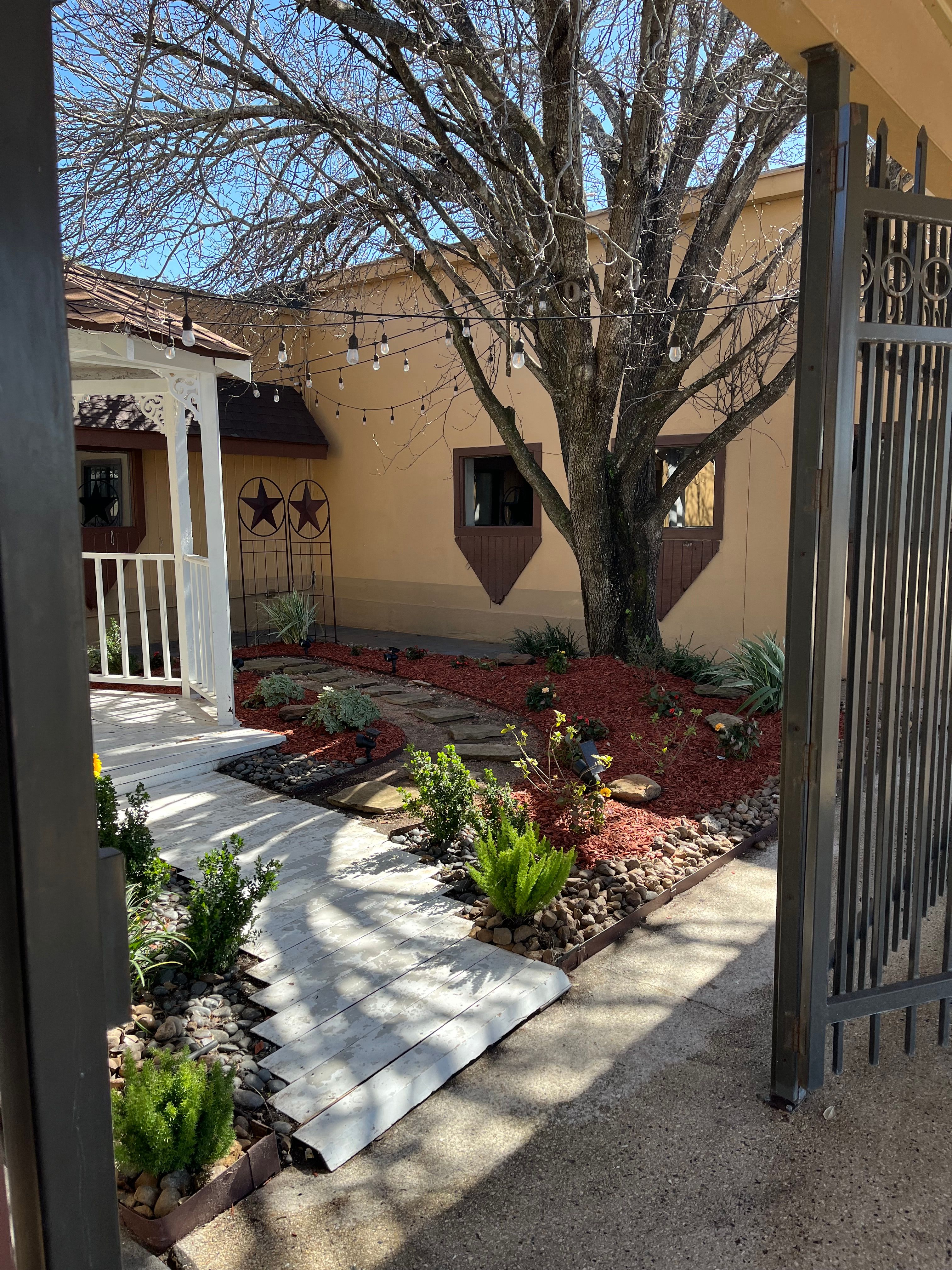  for Garza Lawncare & Tree Service in Pearland, TX