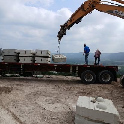  for Thompson Construction in Uvalde, TX