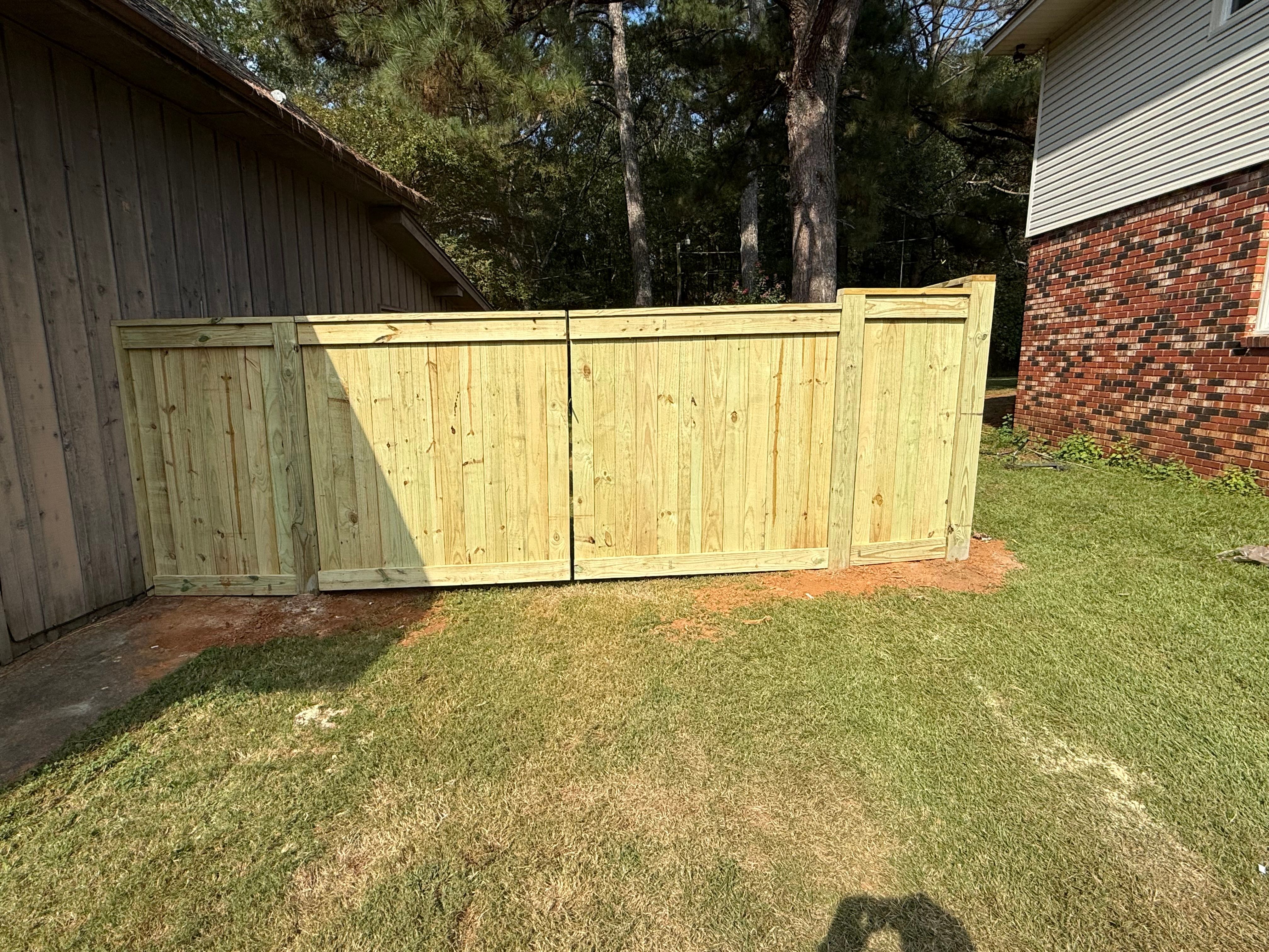  for Pennington Fence Co in Tupelo, MS