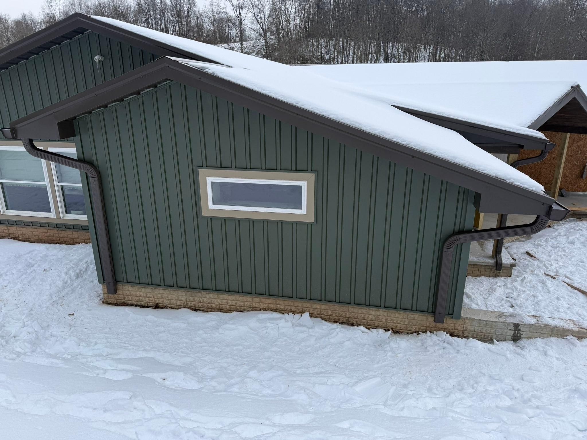  for Top Hand Roofing and Gutter in Pomeroy, OH