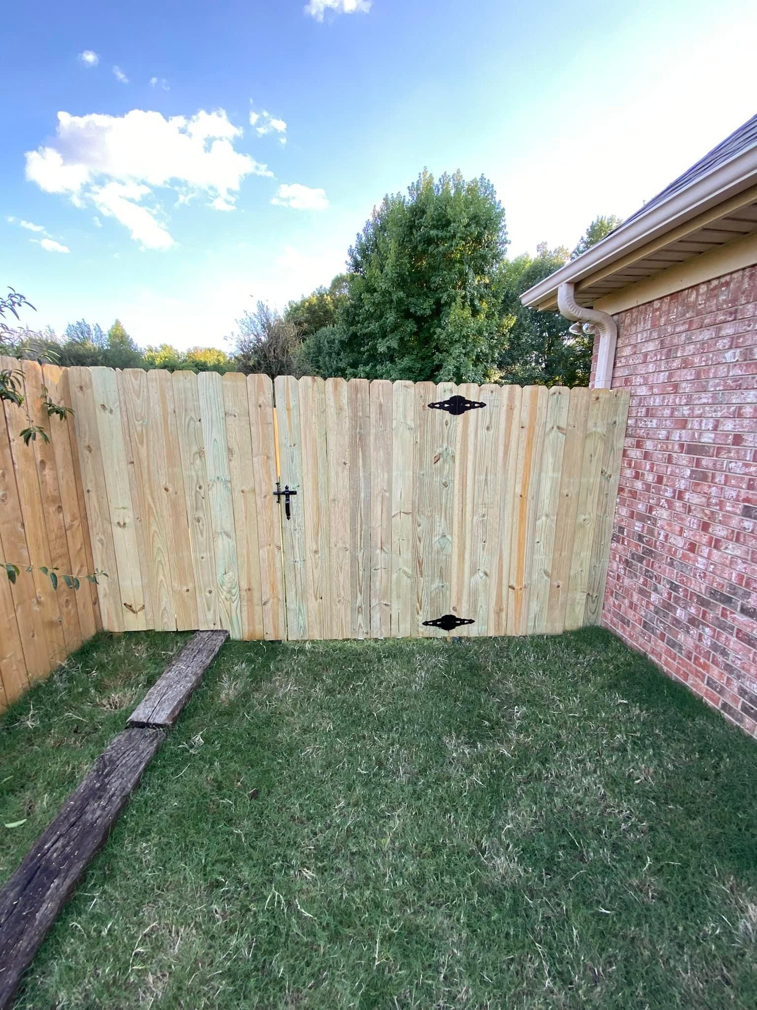  for Manning Fence, LLC in Hernando, MS