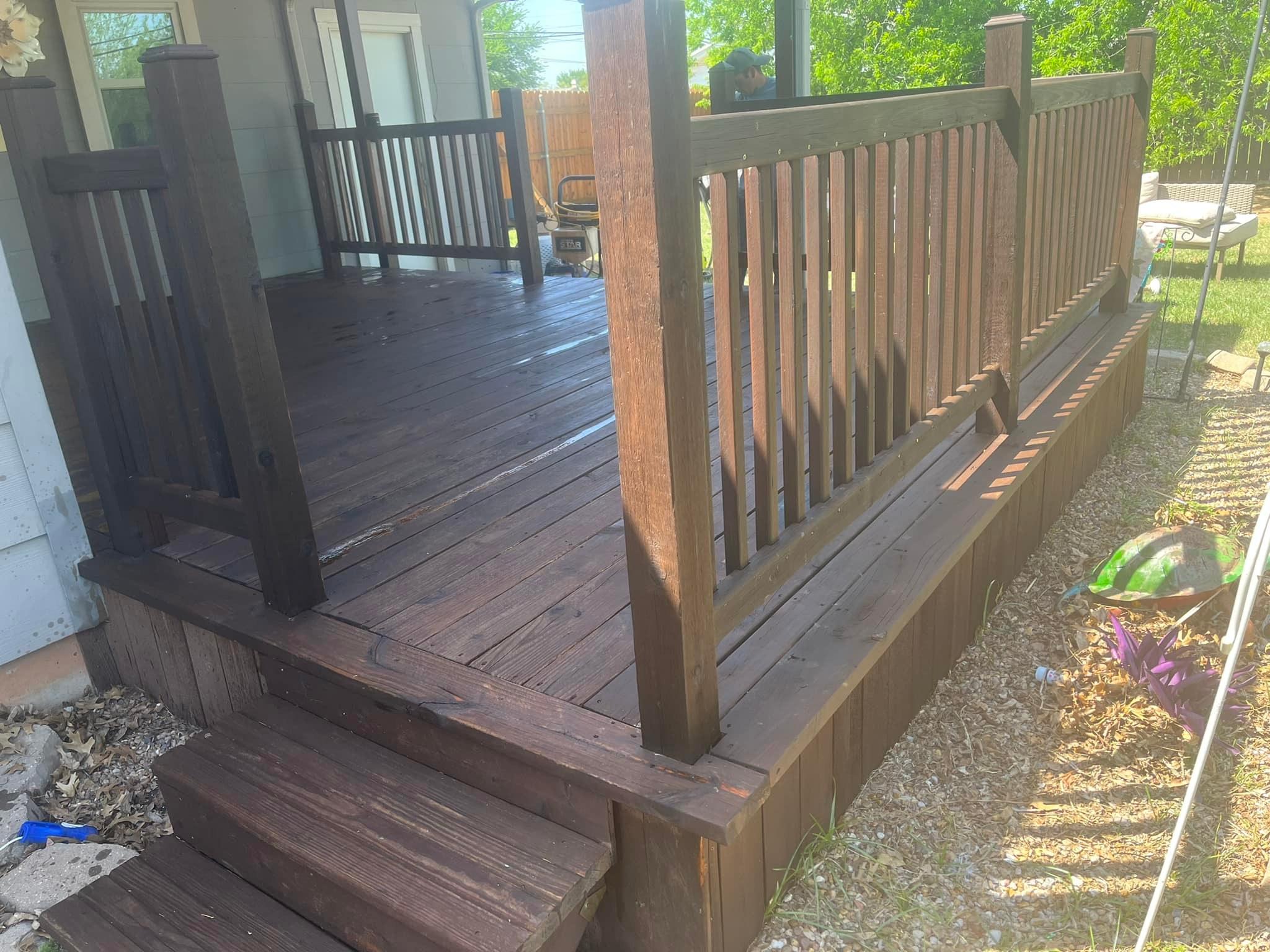 Wood Fencing for Greenroyd Fencing & Construction in Pilot Point, TX