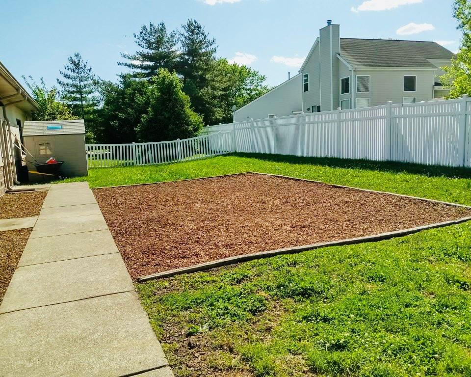 Leaf Removal  for Jackson Lawn Services LLC in Florissant, MO