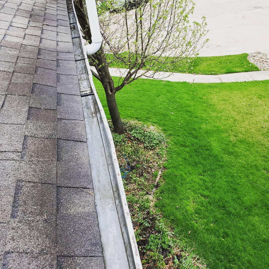 Interior and Exterior Window Cleaning for Paneless Window Cleaning LLC in Iowa City, IA