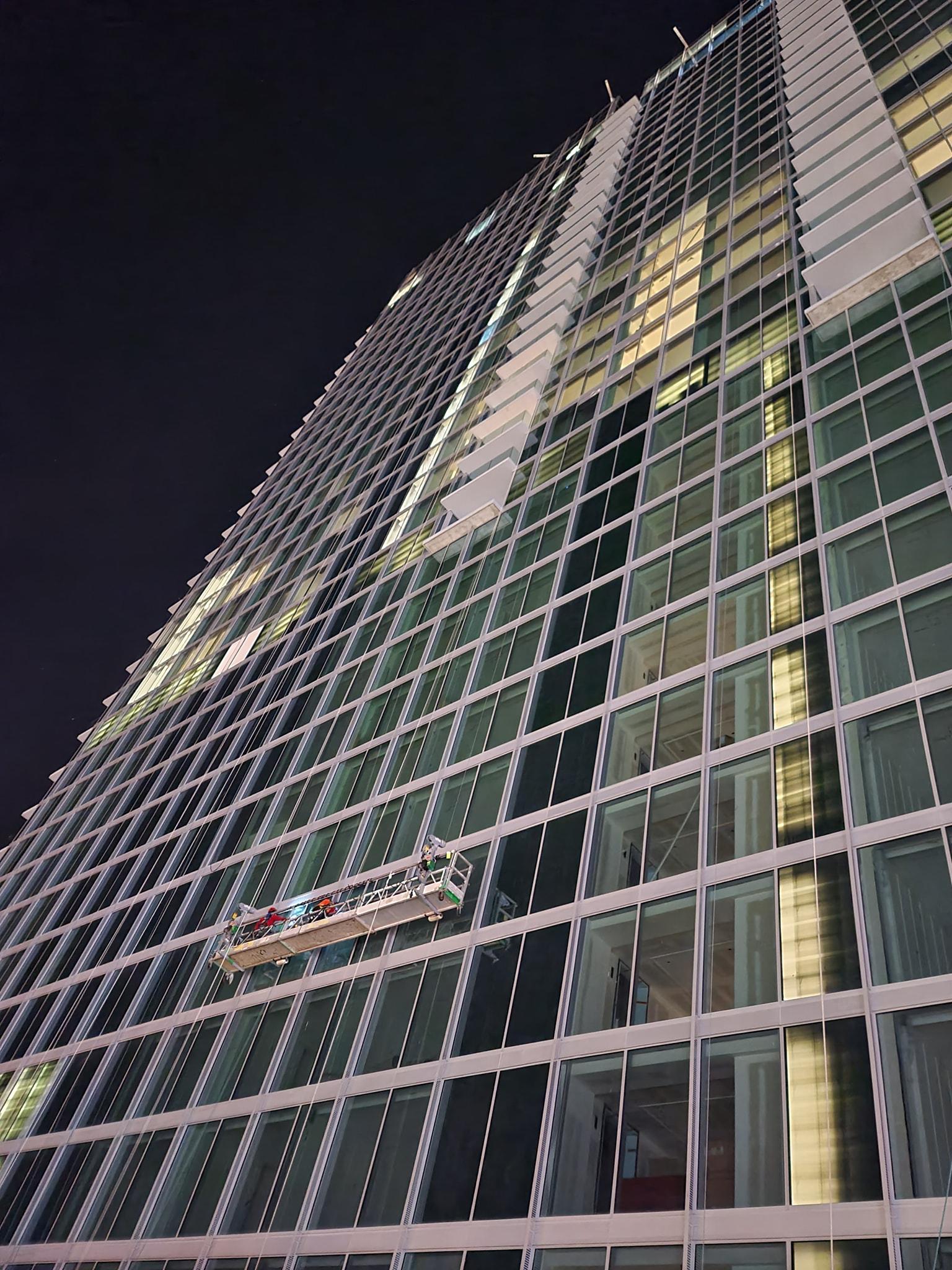 Window Cleaning for Sunlight Building Services in Birmingham, AL