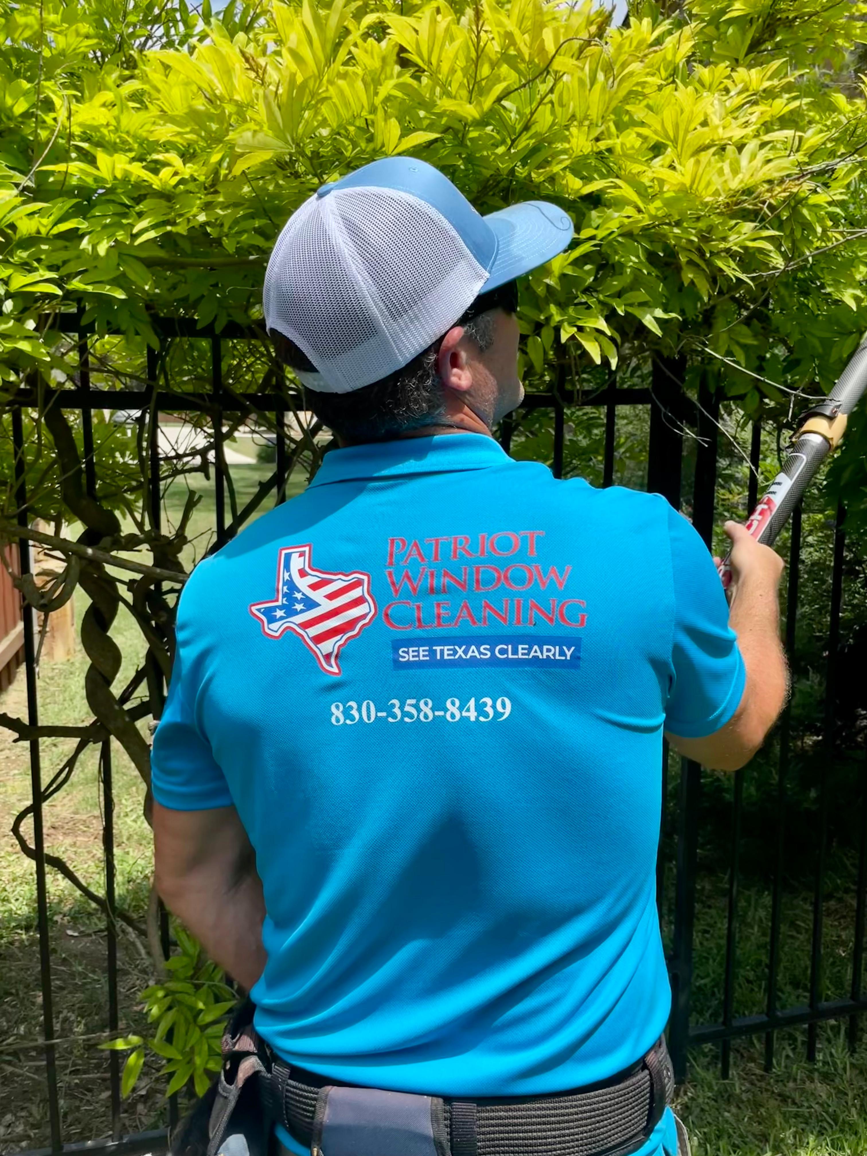 Residential Window Cleaning for Patriot Window Cleaning LLC in Canyon Lake, TX