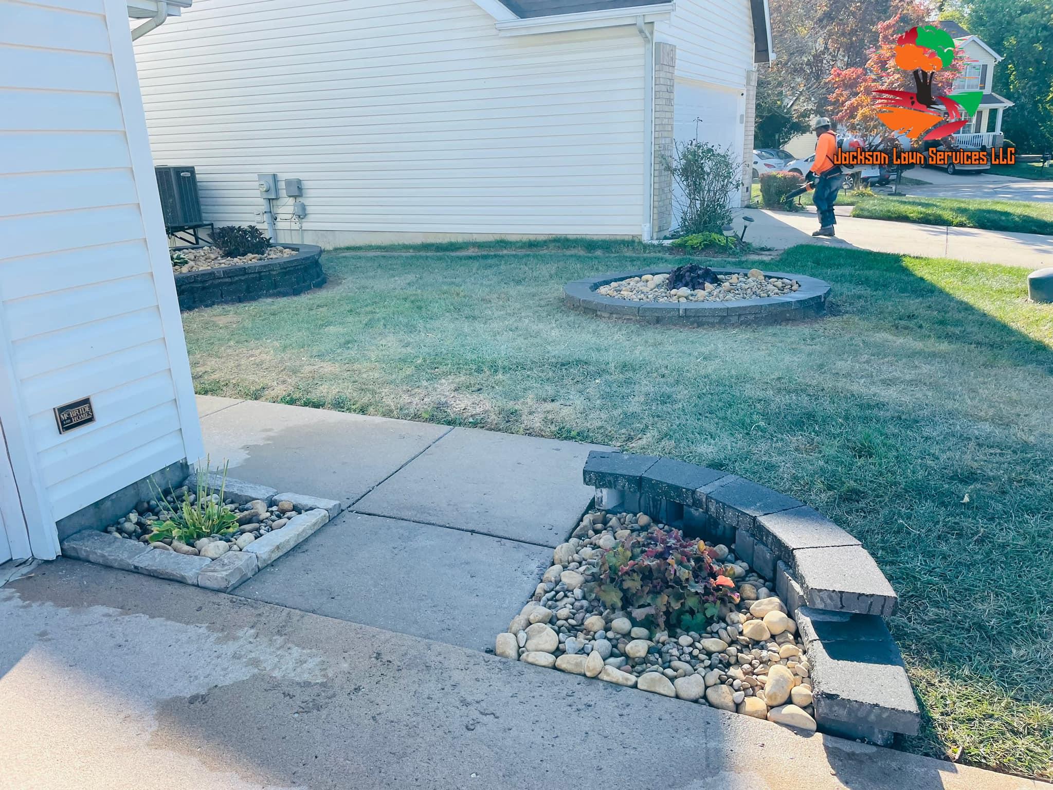Leaf Removal  for Jackson Lawn Services LLC in Florissant, MO