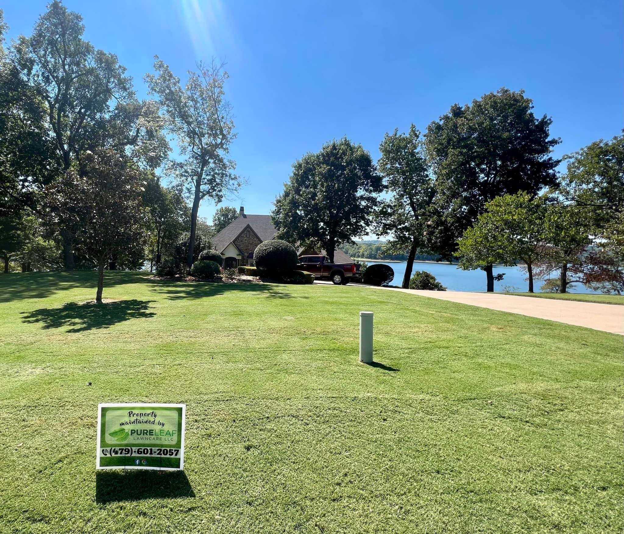 Flower Bed Maintenance for Pureleaf Lawncare LLC in Lowell, AR