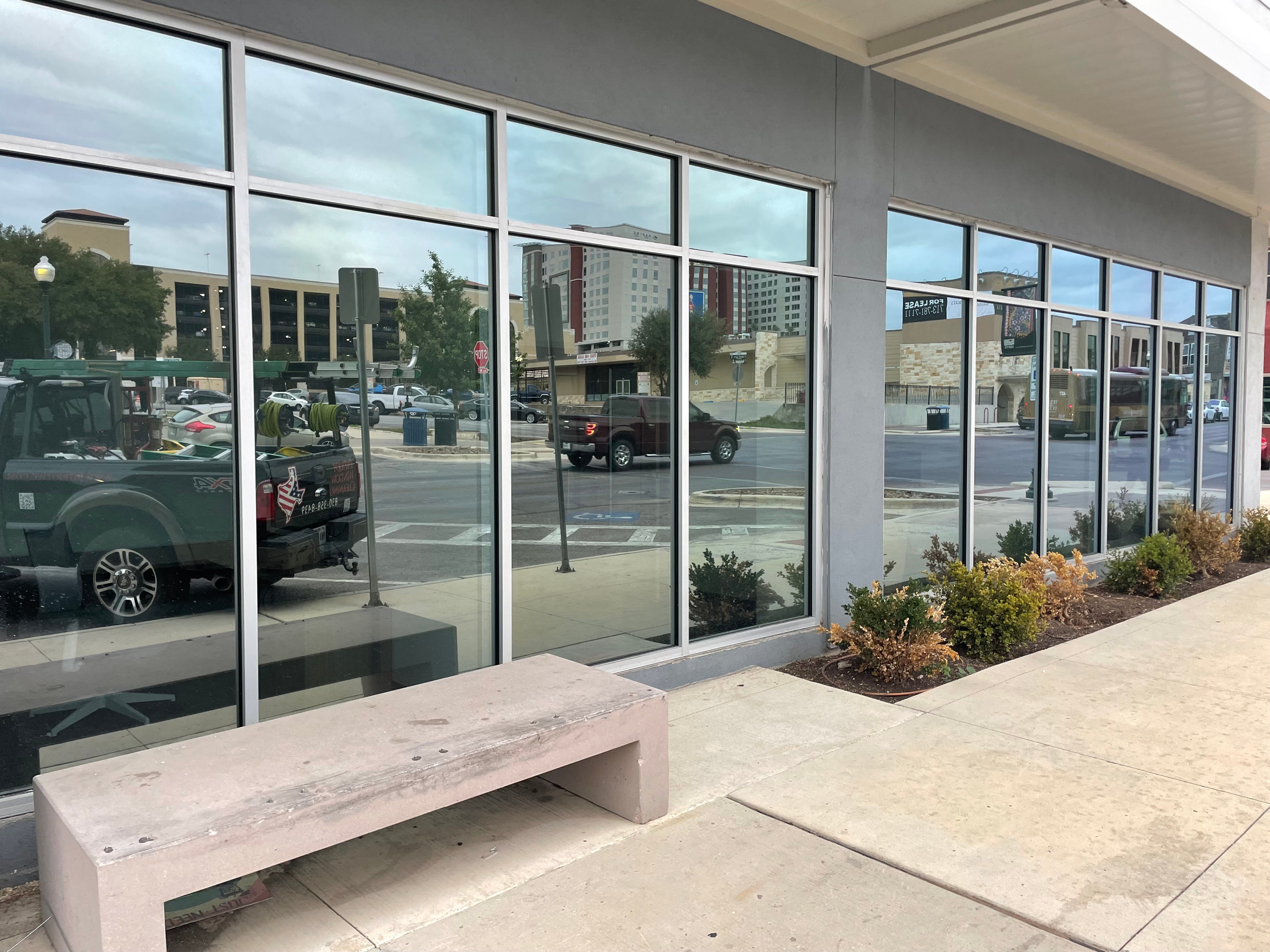 Commercial Window Cleaning for Patriot Window Cleaning LLC in Canyon Lake, TX