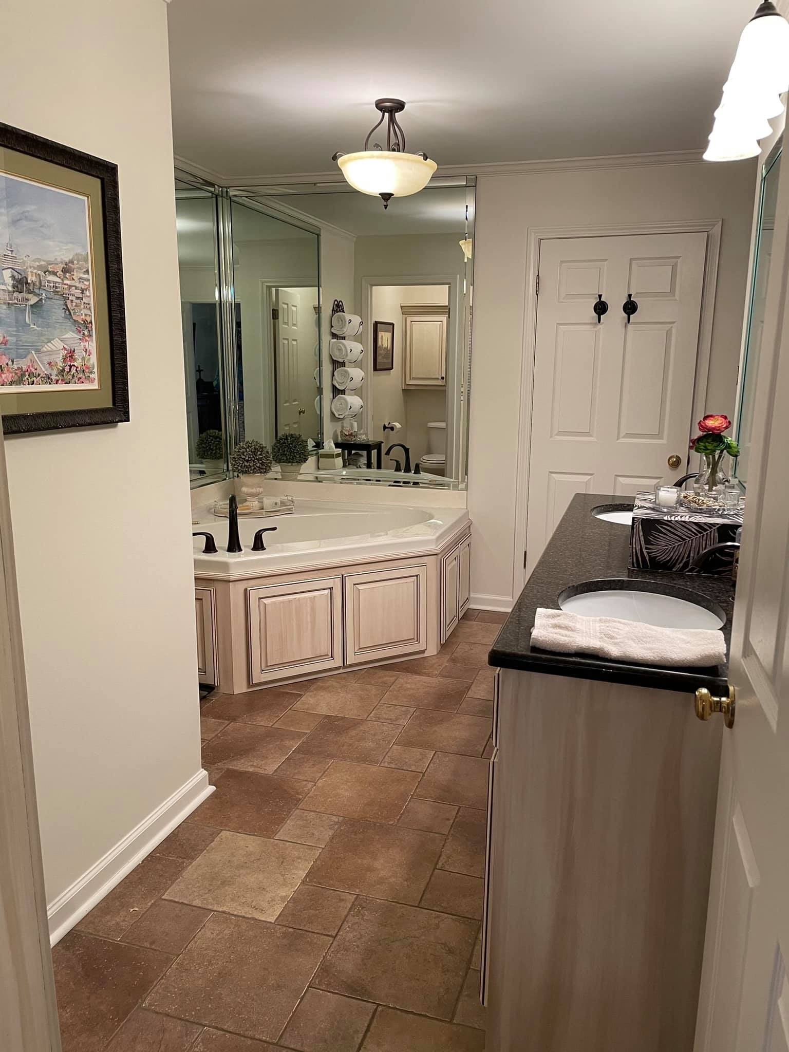 Bathroom Painting and Fixing for Mae Painting in Memphis, Tennessee