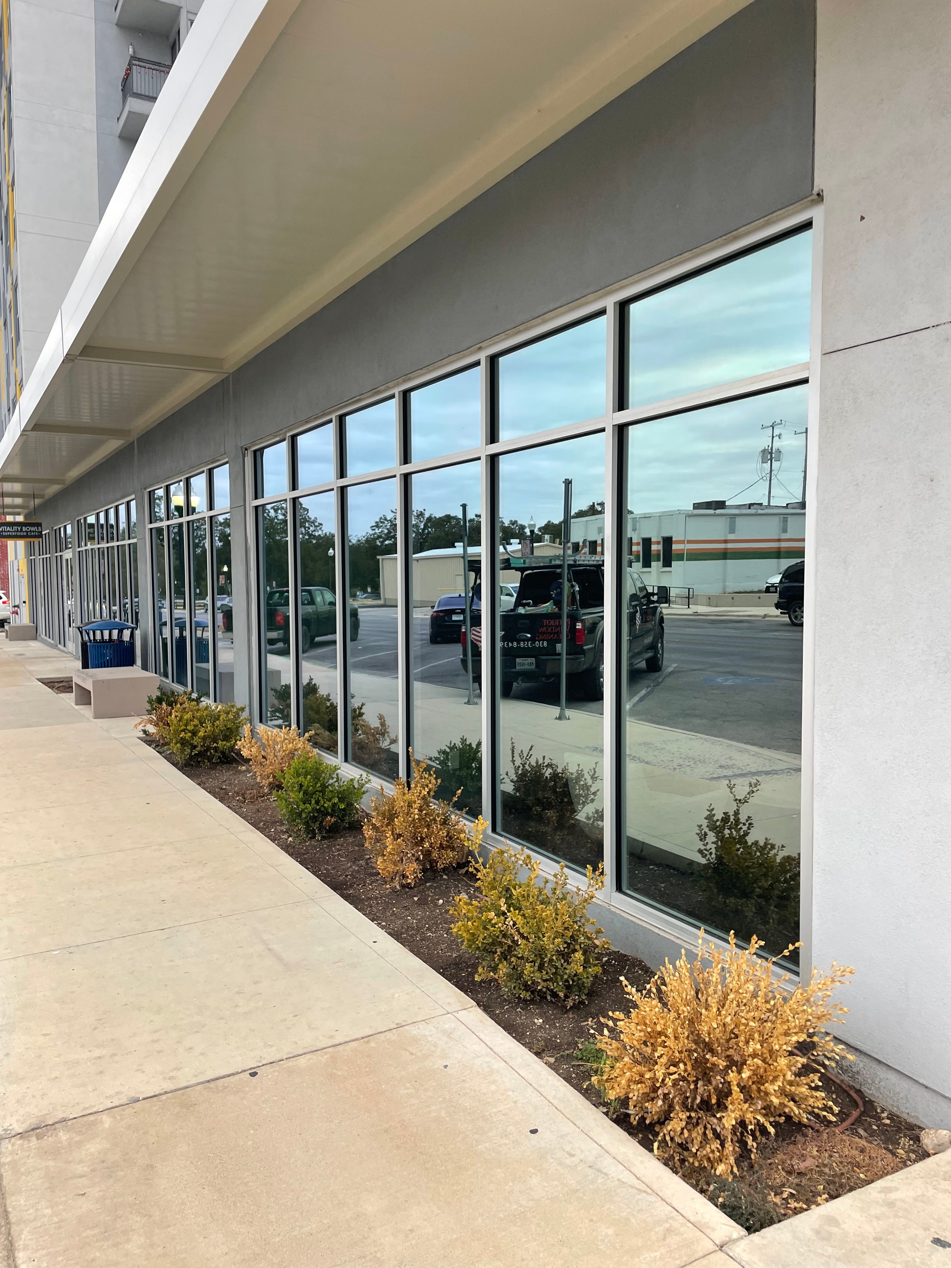 Commercial Window Cleaning for Patriot Window Cleaning LLC in Canyon Lake, TX
