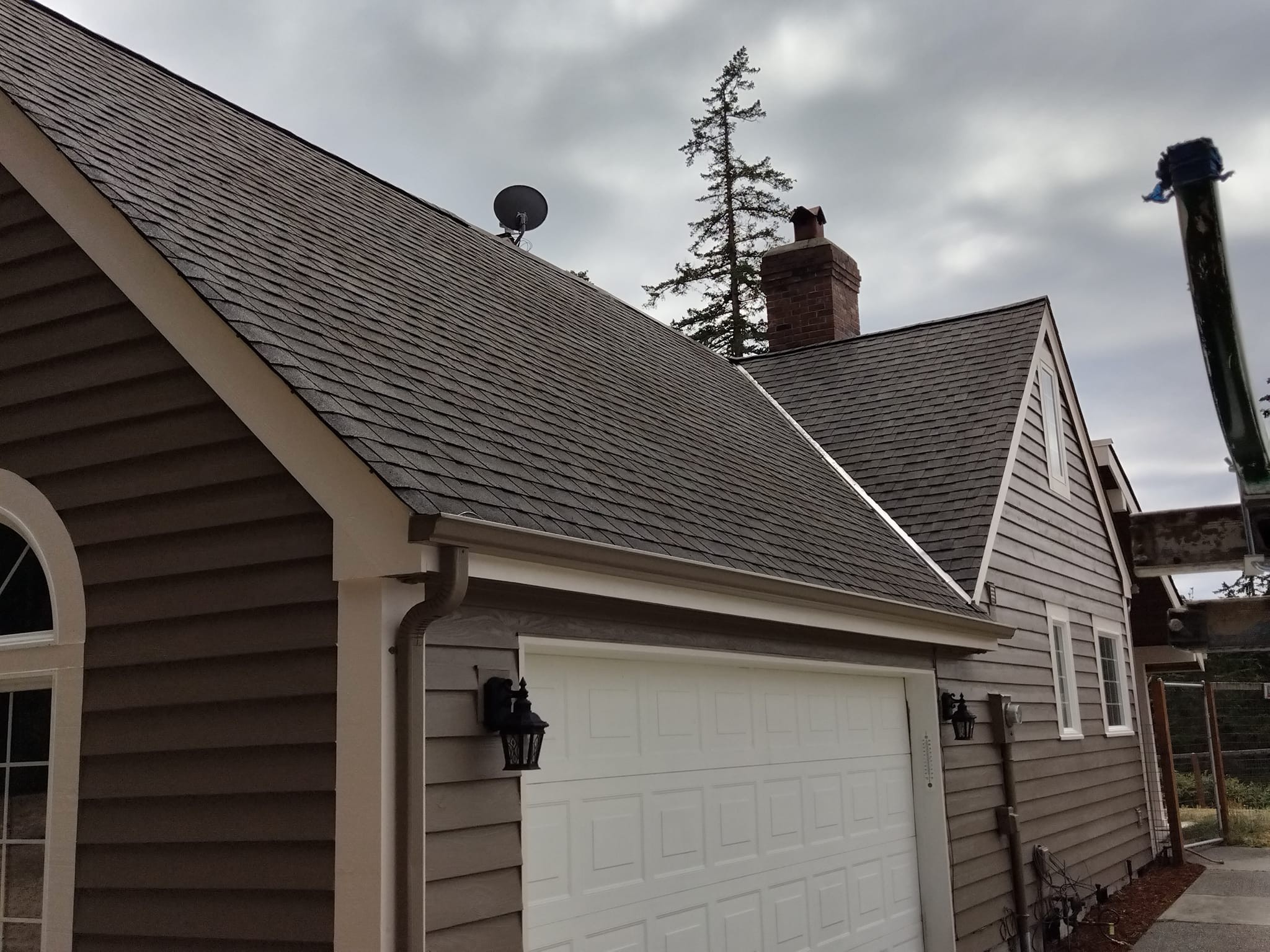Roof Cleaning for Perben Painting and Landscape LLC in Mount Vernon, WA