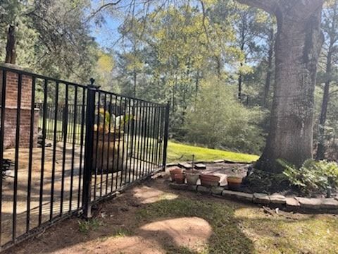 Privacy 3 Rail Fence for Pride Of Texas Fence Company in Brookshire, TX