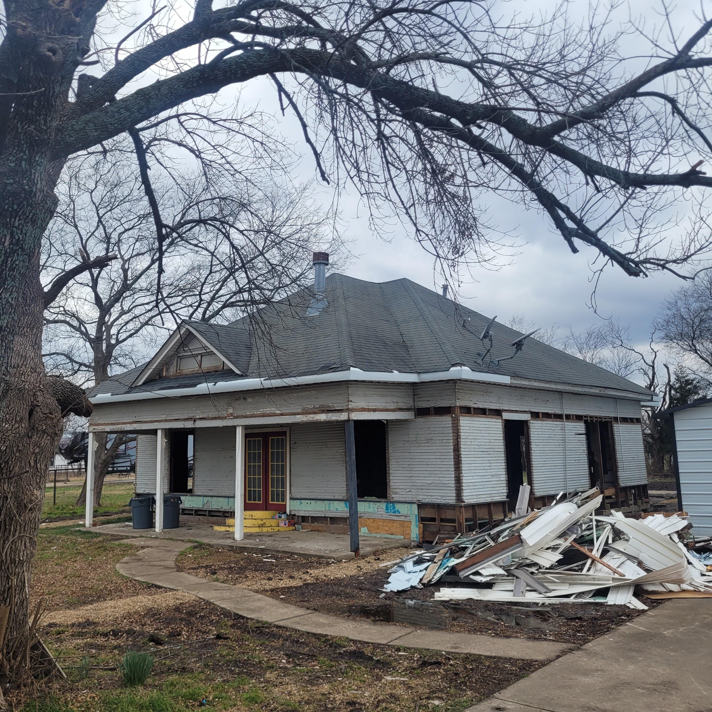 Roofing Installation for Luna's Roofing LLC in Longview, Texas