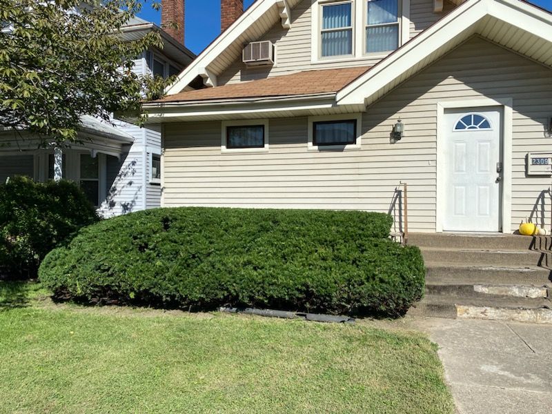 Mowing for Robbie's Lawn Care, LLC in Middletown, OH