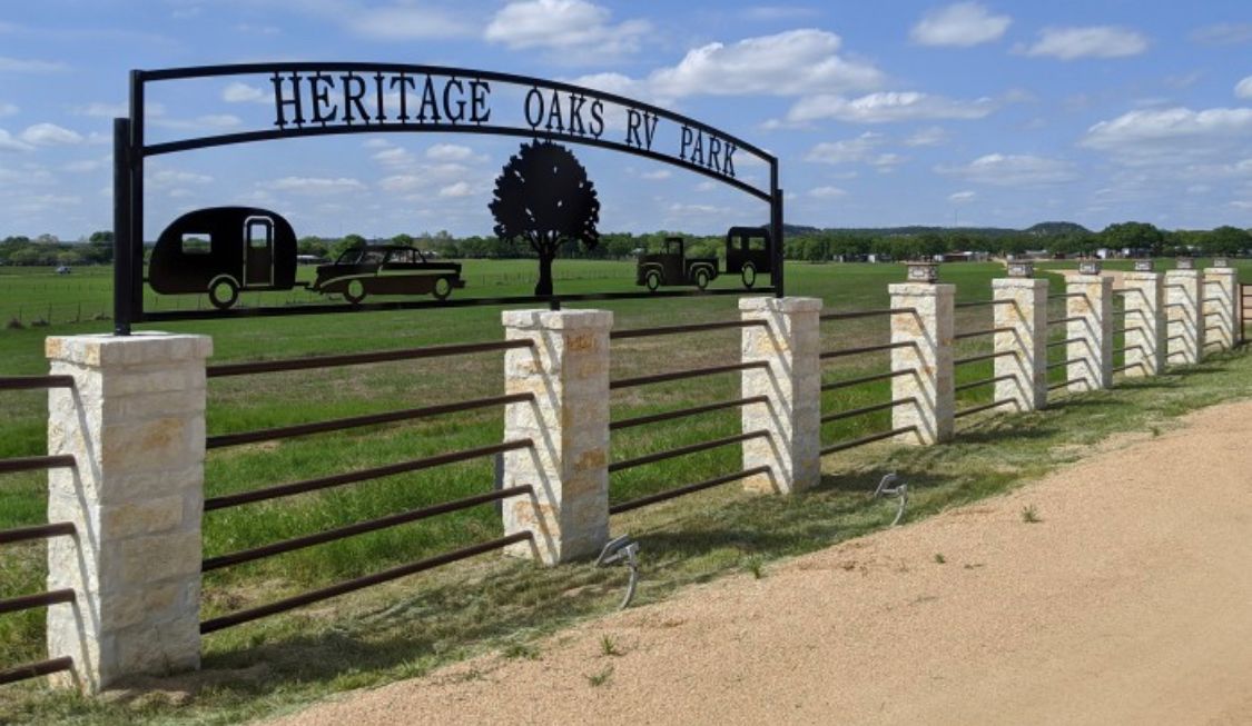 Privacy 3 Rail Fence for Pride Of Texas Fence Company in Brookshire, TX