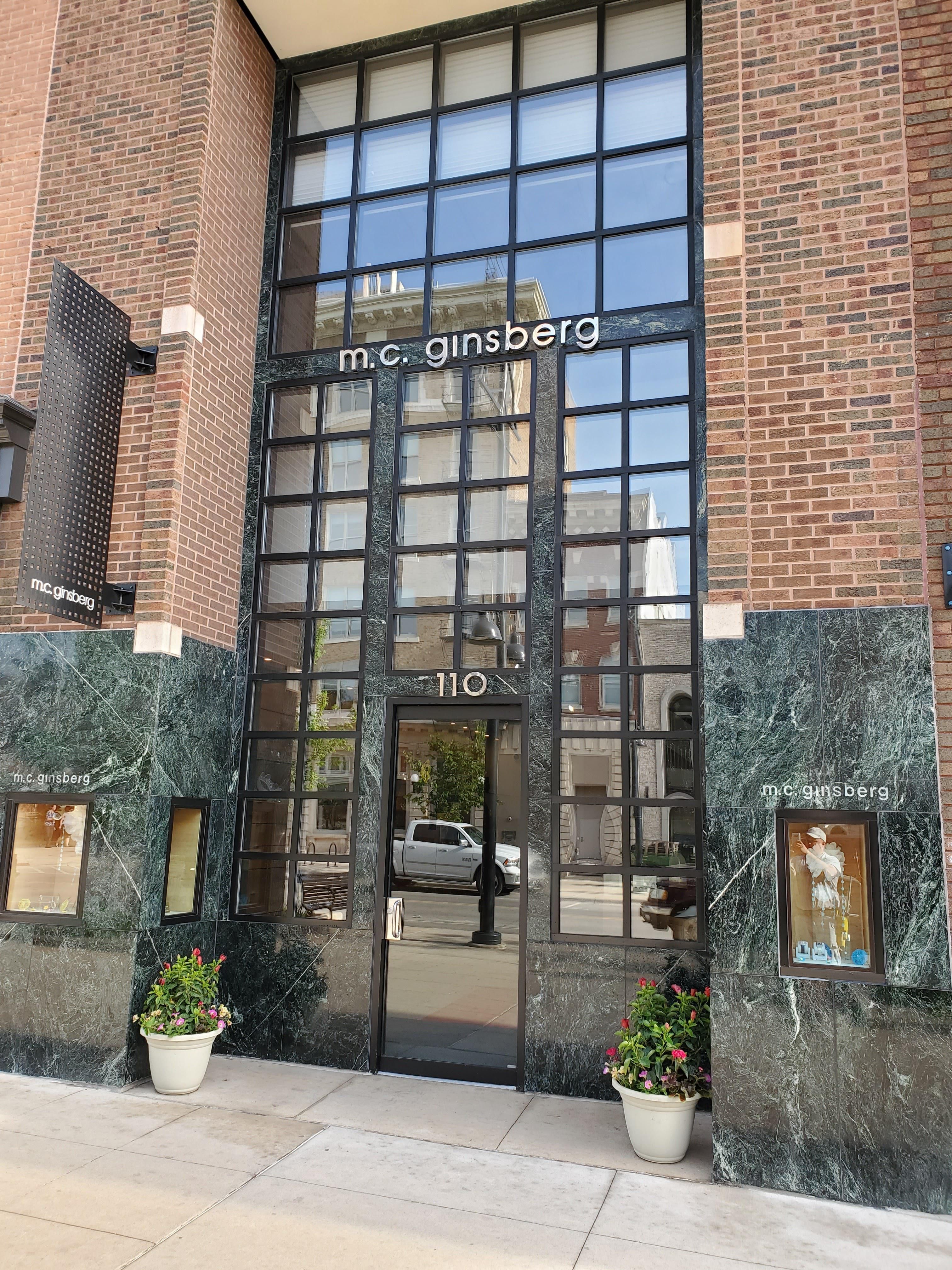 Interior and Exterior Window Cleaning for Paneless Window Cleaning LLC in Iowa City, IA