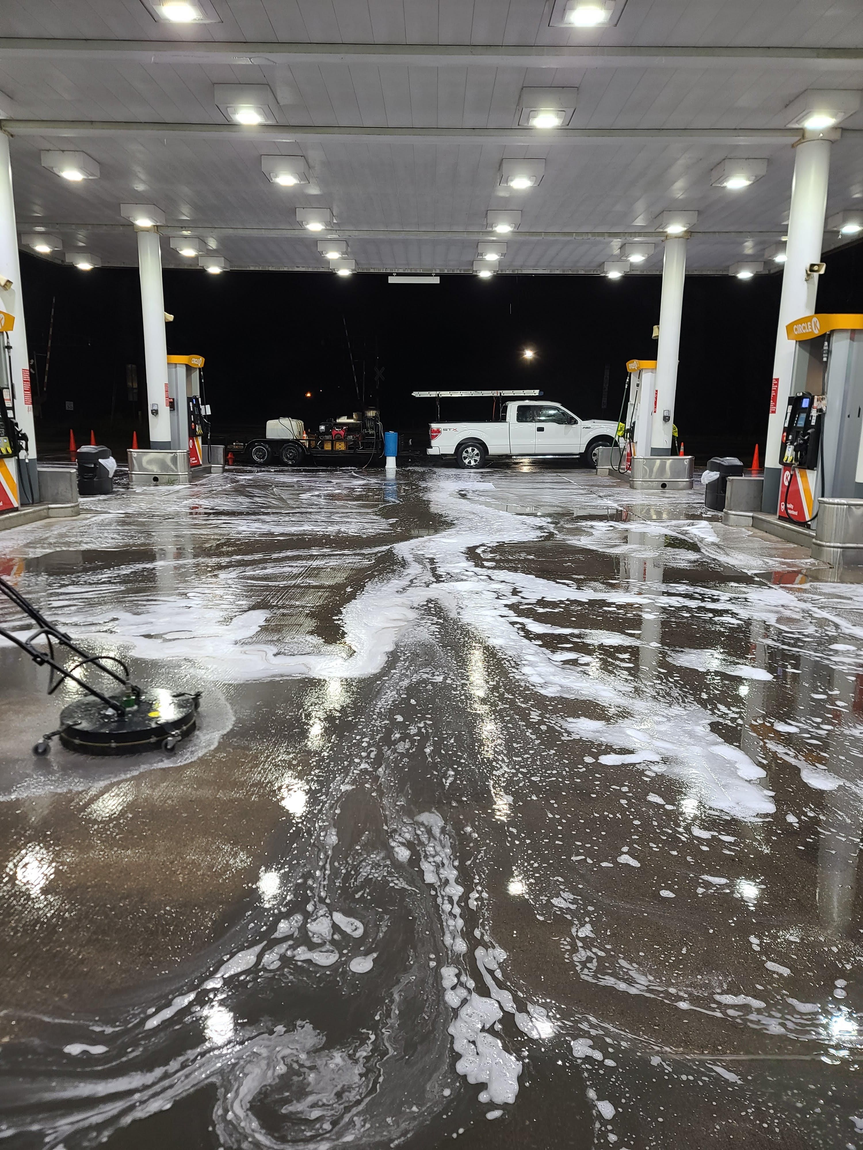 Interior and Exterior Window Cleaning for Paneless Window Cleaning LLC in Iowa City, IA