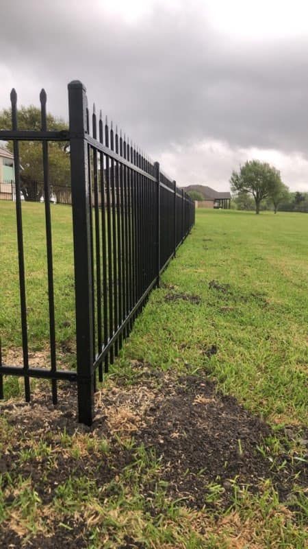 Privacy 3 Rail Fence for Pride Of Texas Fence Company in Brookshire, TX