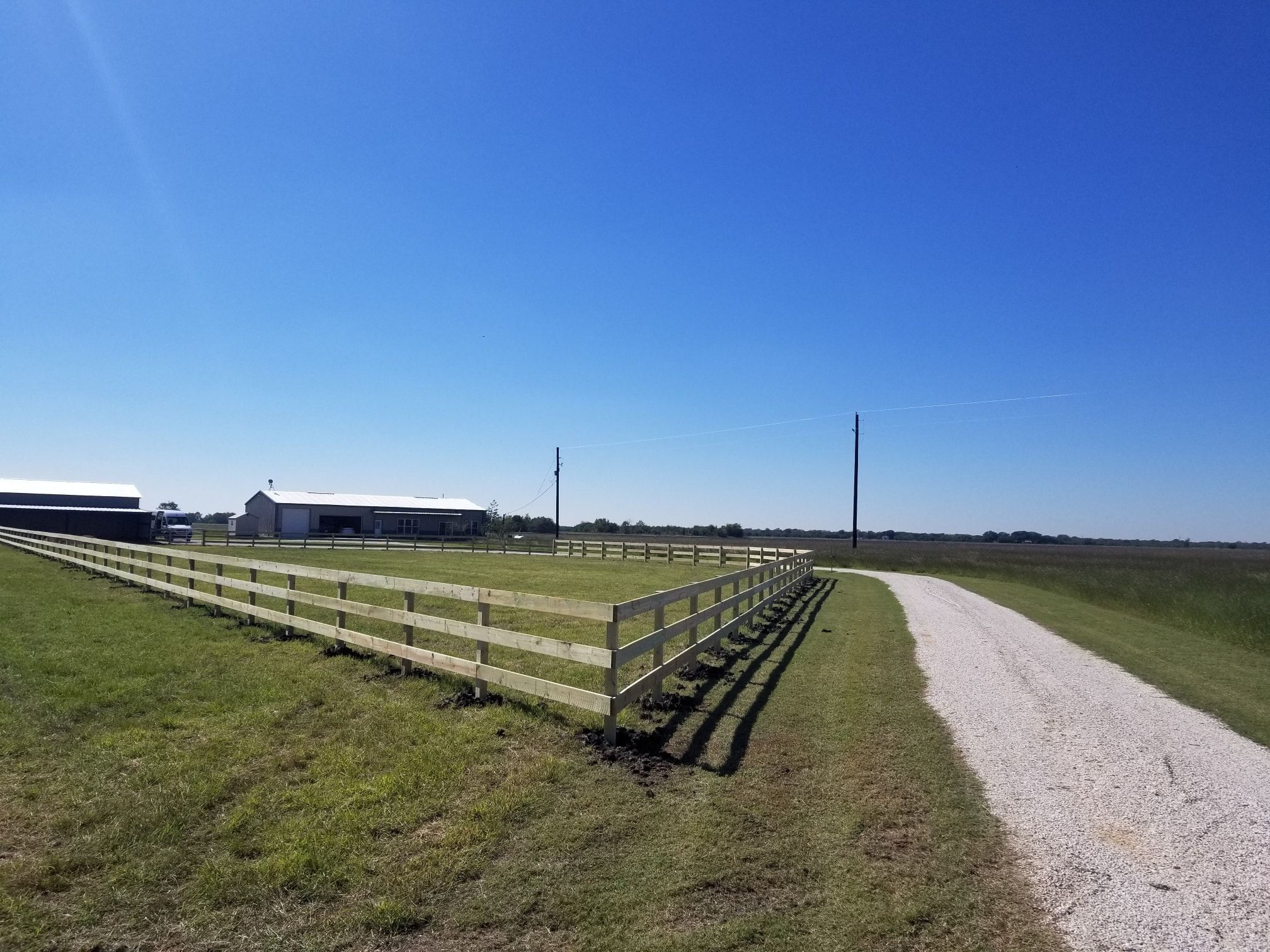 Privacy 3 Rail Fence for Pride Of Texas Fence Company in Brookshire, TX