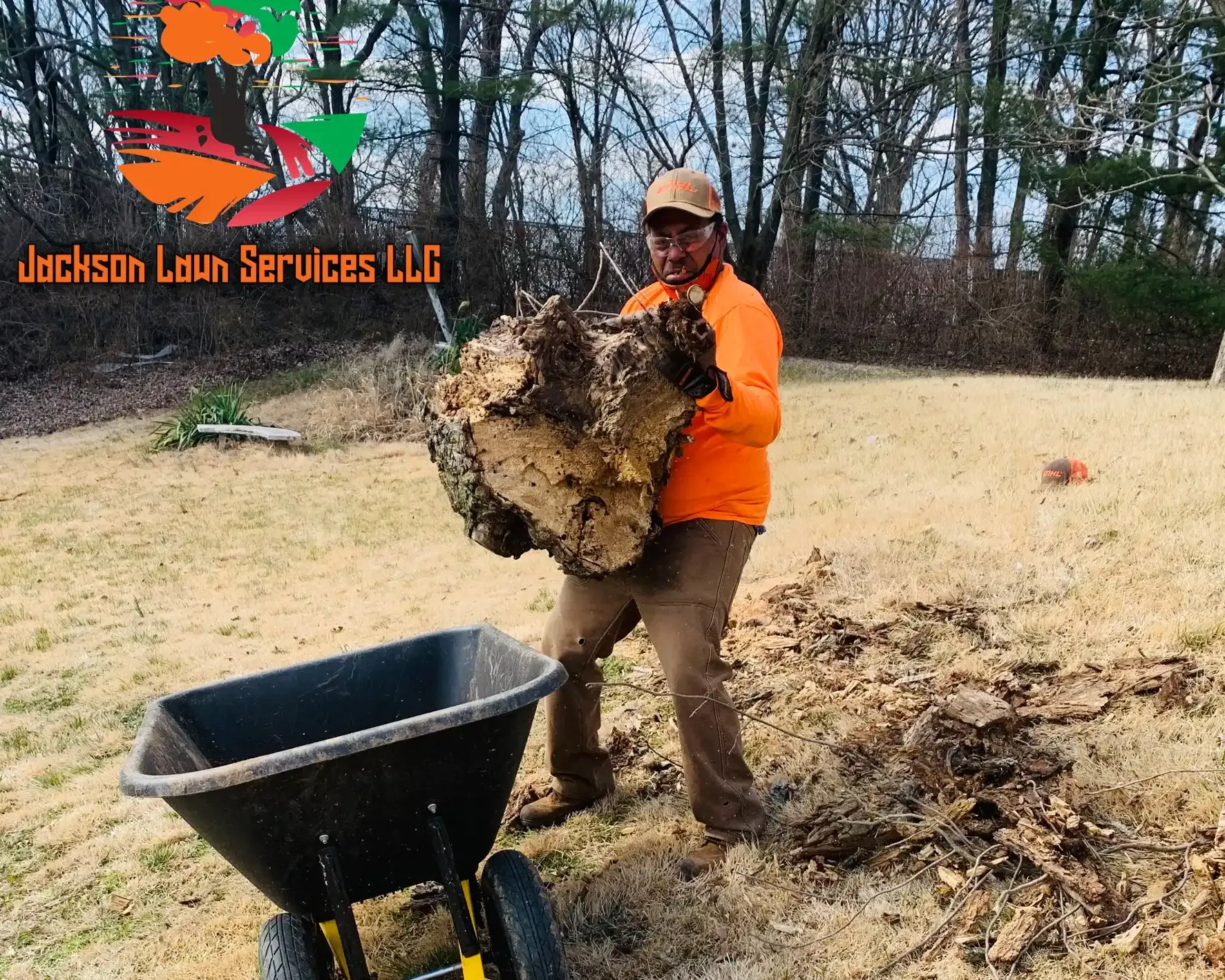 Leaf Removal  for Jackson Lawn Services LLC in Florissant, MO