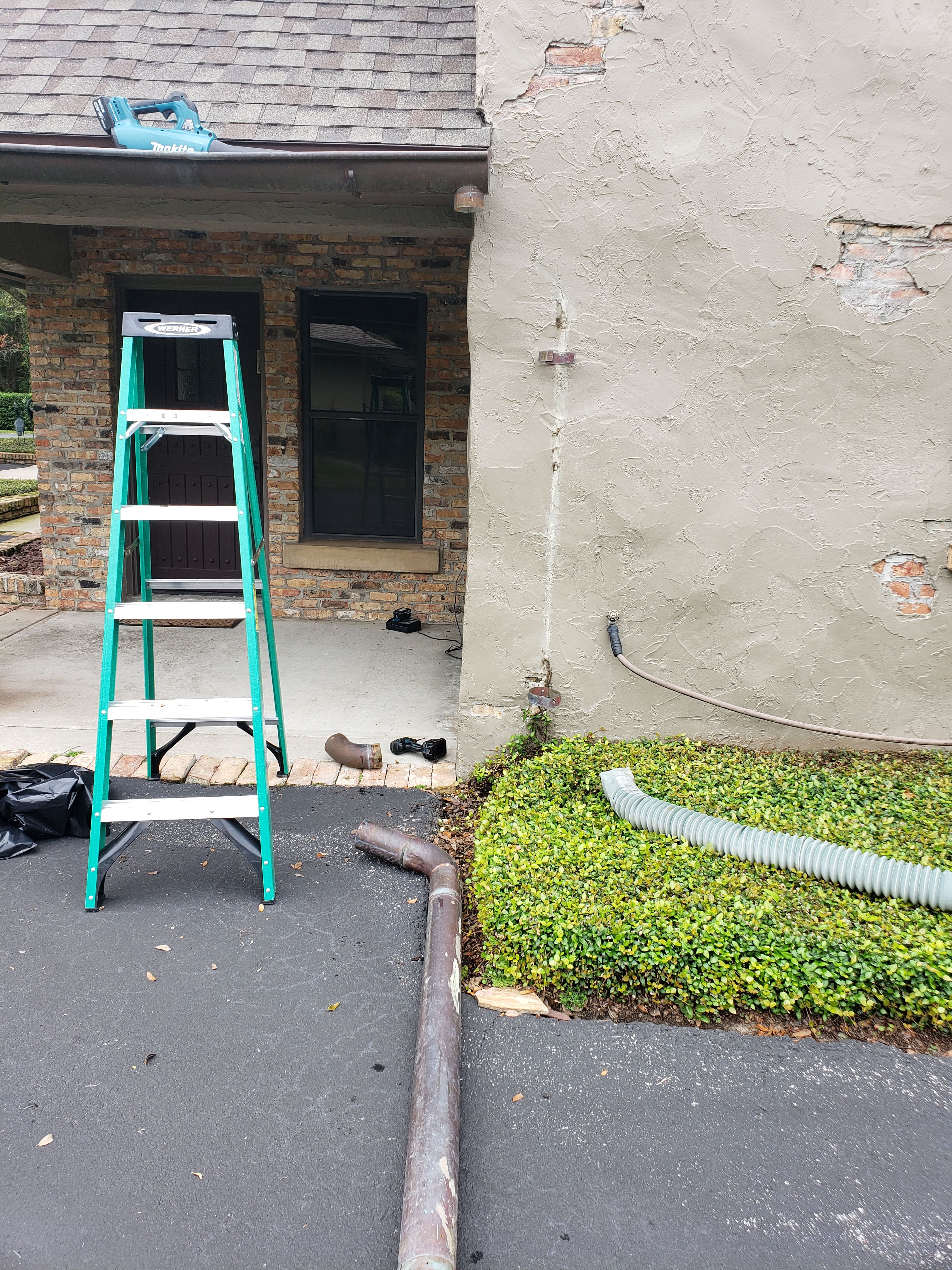 Gutter Cleaning for Sam's French Drains and Landscape in Orlando, Florida