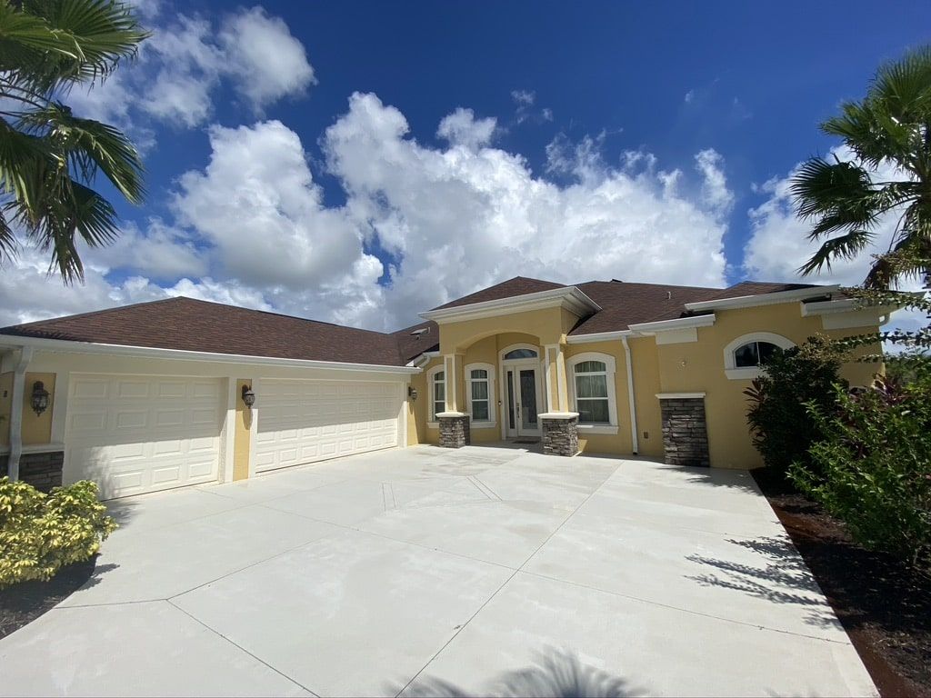 Driveway and Sidewalk Cleaning for We Clean Driveways in Las Vegas, NV